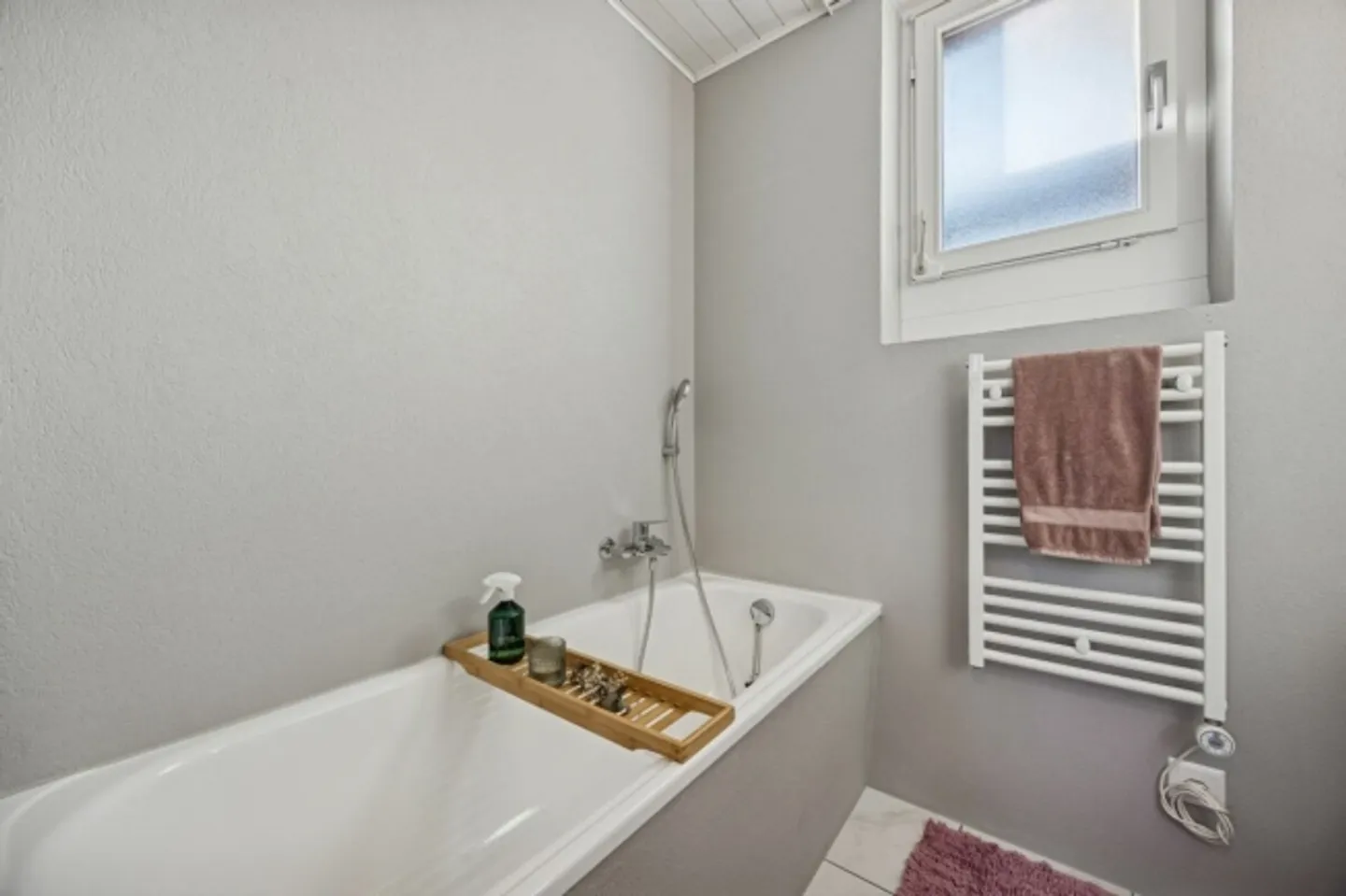 Casa unifamiliare di 4,5 stanze in una posizione adatta alle famiglie - Foto 4 di 13