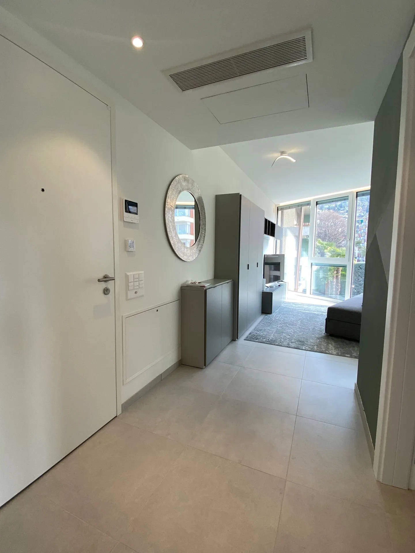 Cozy 2.5-Room Apartment in Viganello, Ticino - Photo 1 of 13