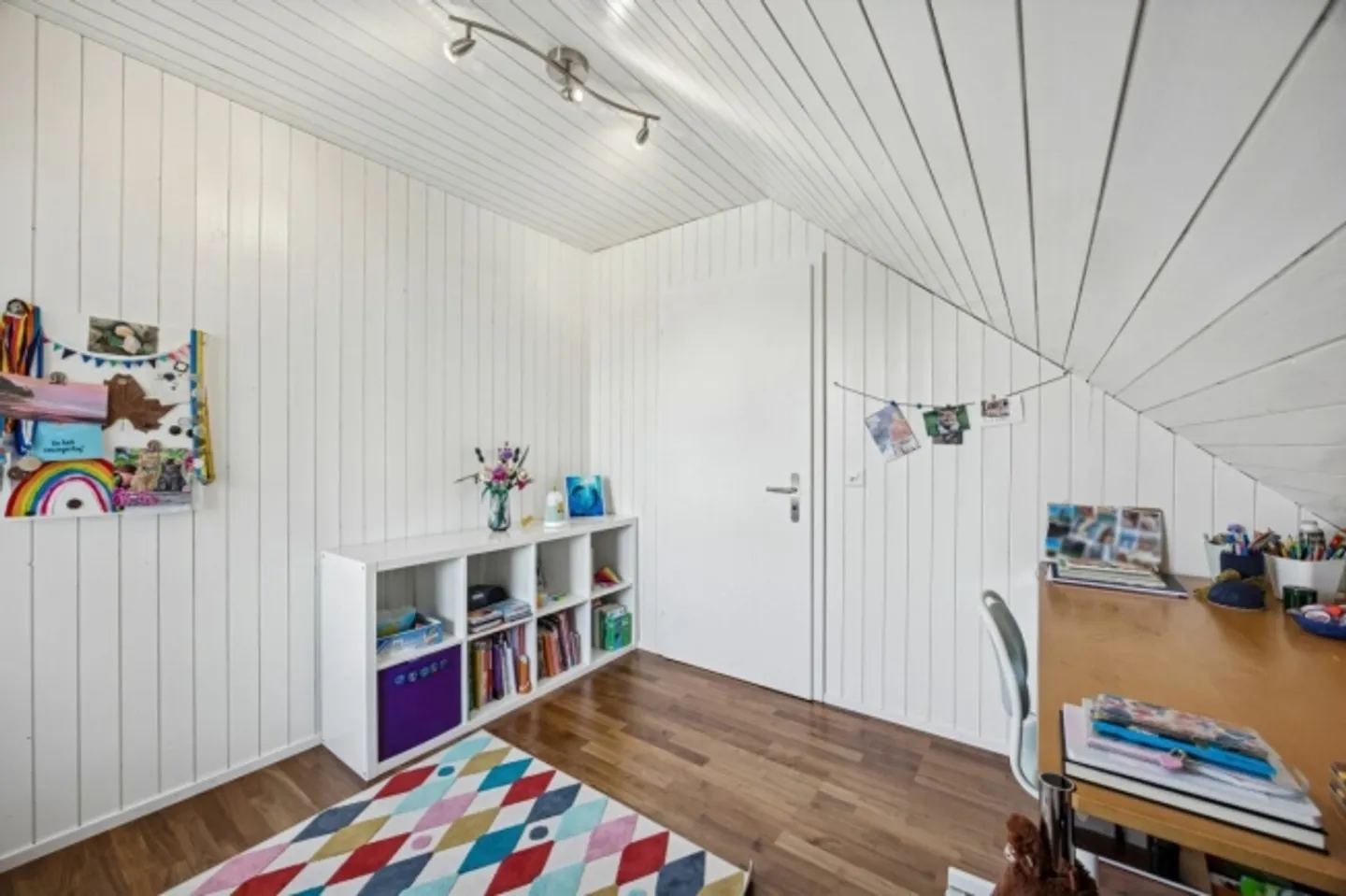 Casa unifamiliare di 4,5 stanze in una posizione adatta alle famiglie - Foto 9 di 13