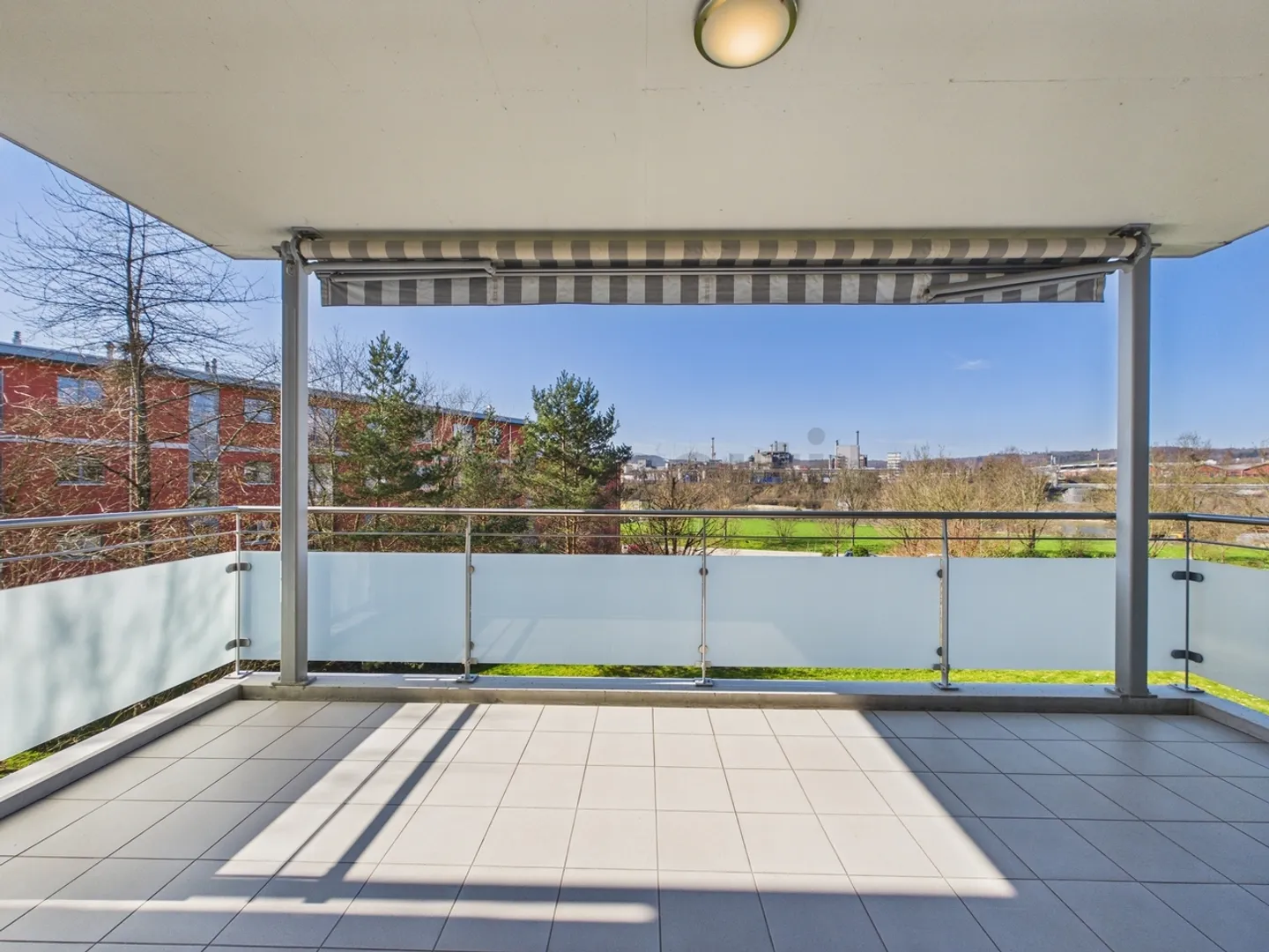 Modernes Apartment mit Rheinblick - Foto 2 von 12