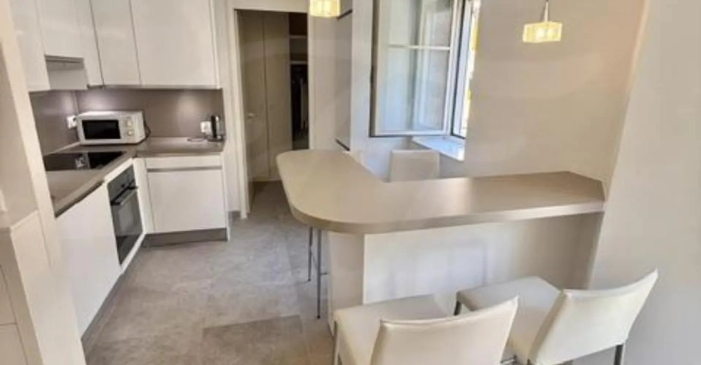Elegant Apartment in Geneva - Photo 3 of 5