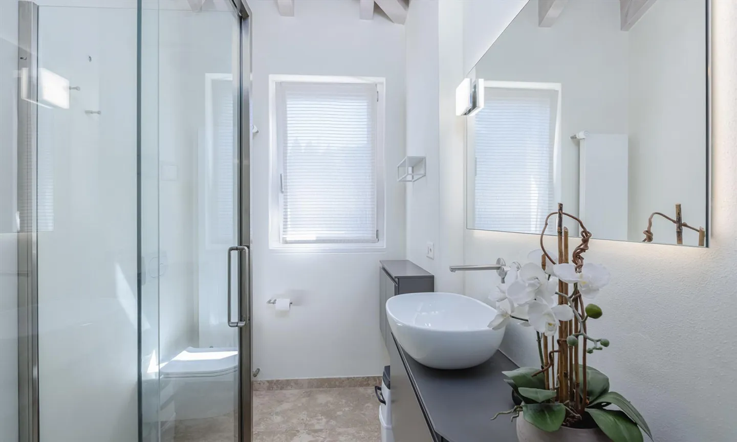 Romantische 5.5-Zimmer-Villa mit Garten in Villa Luganese - Foto 8 von 9