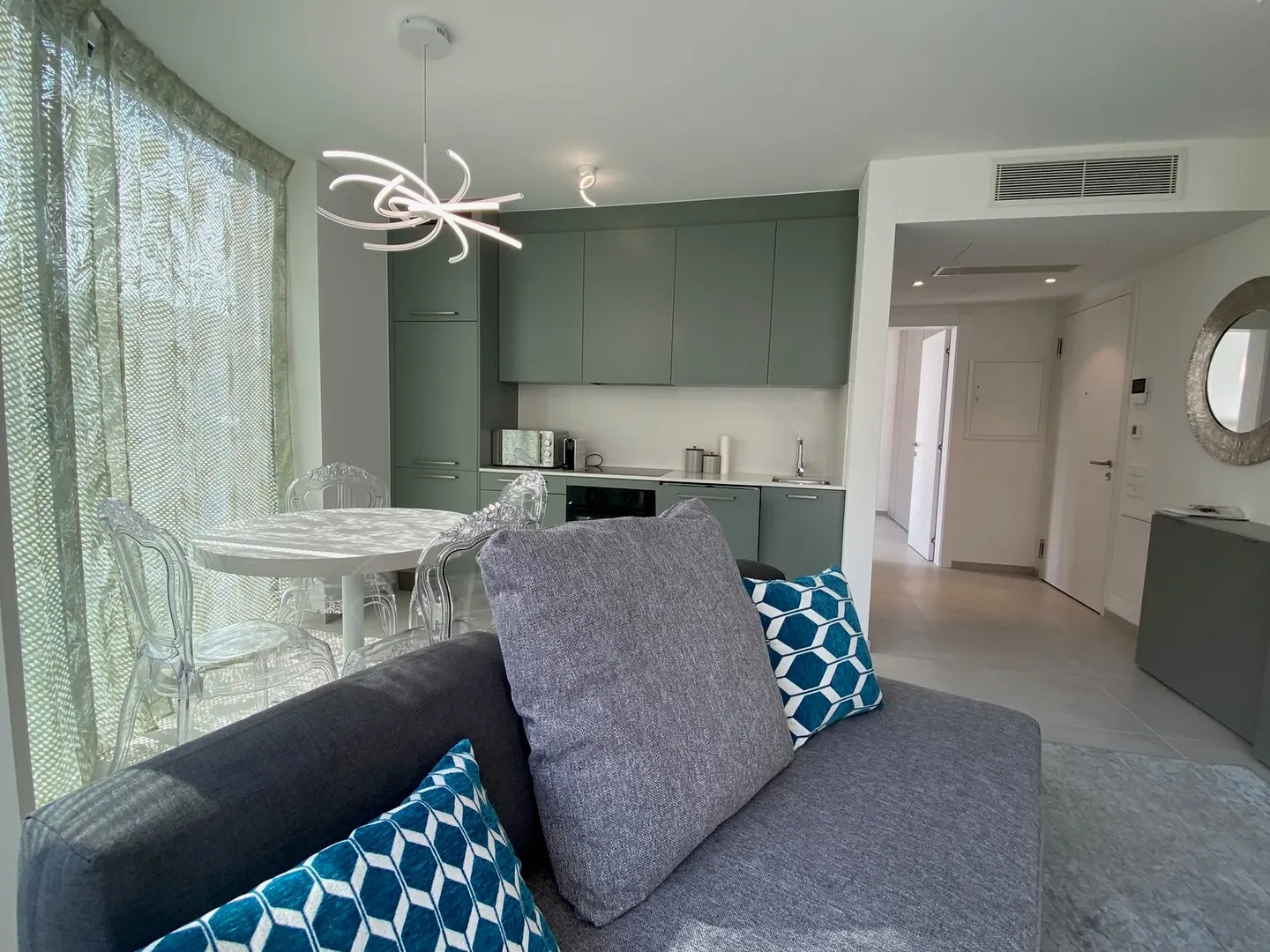 Cozy 2.5-Room Apartment in Viganello, Ticino - Photo 4 of 13