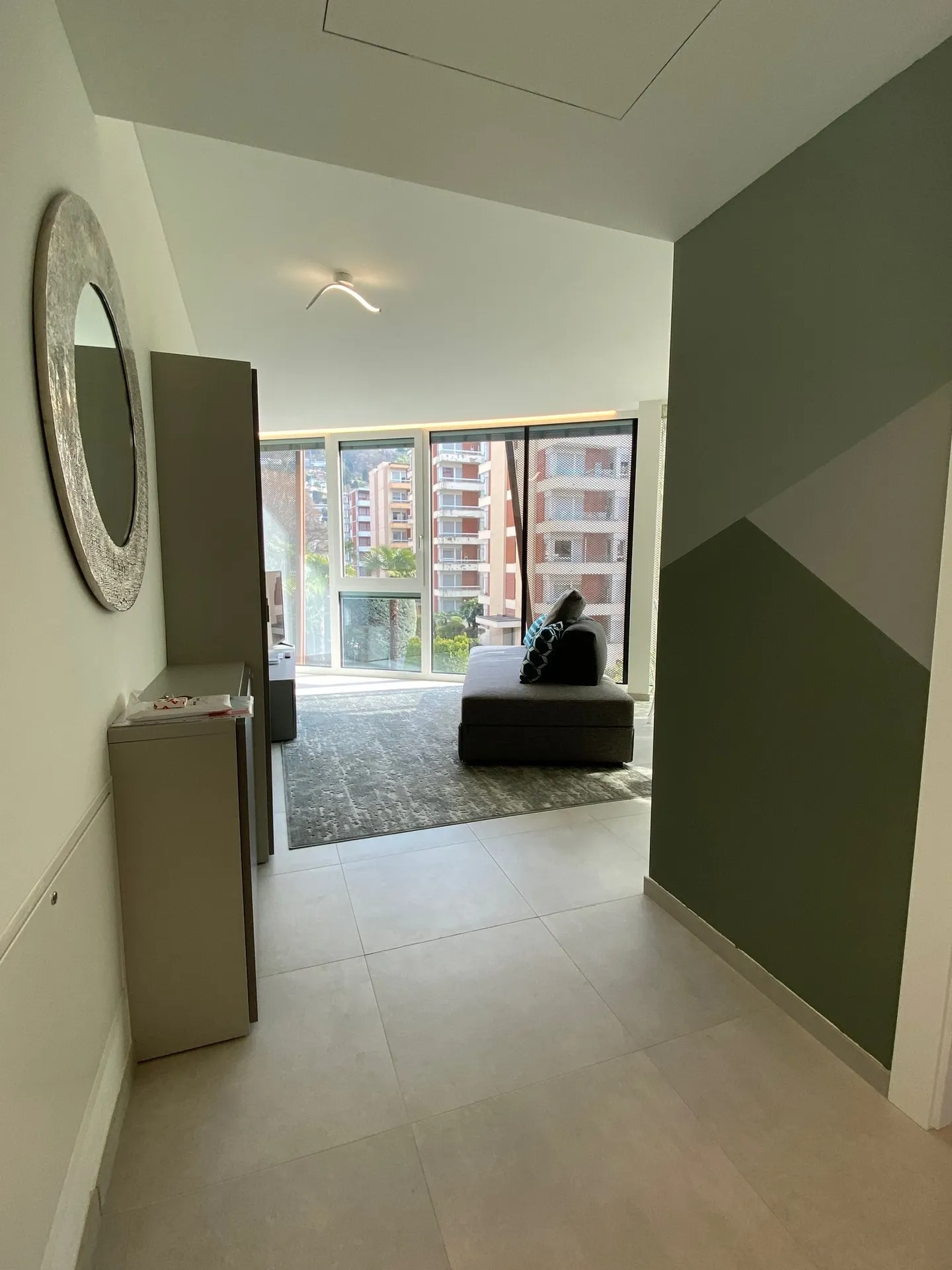 Cozy 2.5-Room Apartment in Viganello, Ticino - Photo 5 of 13