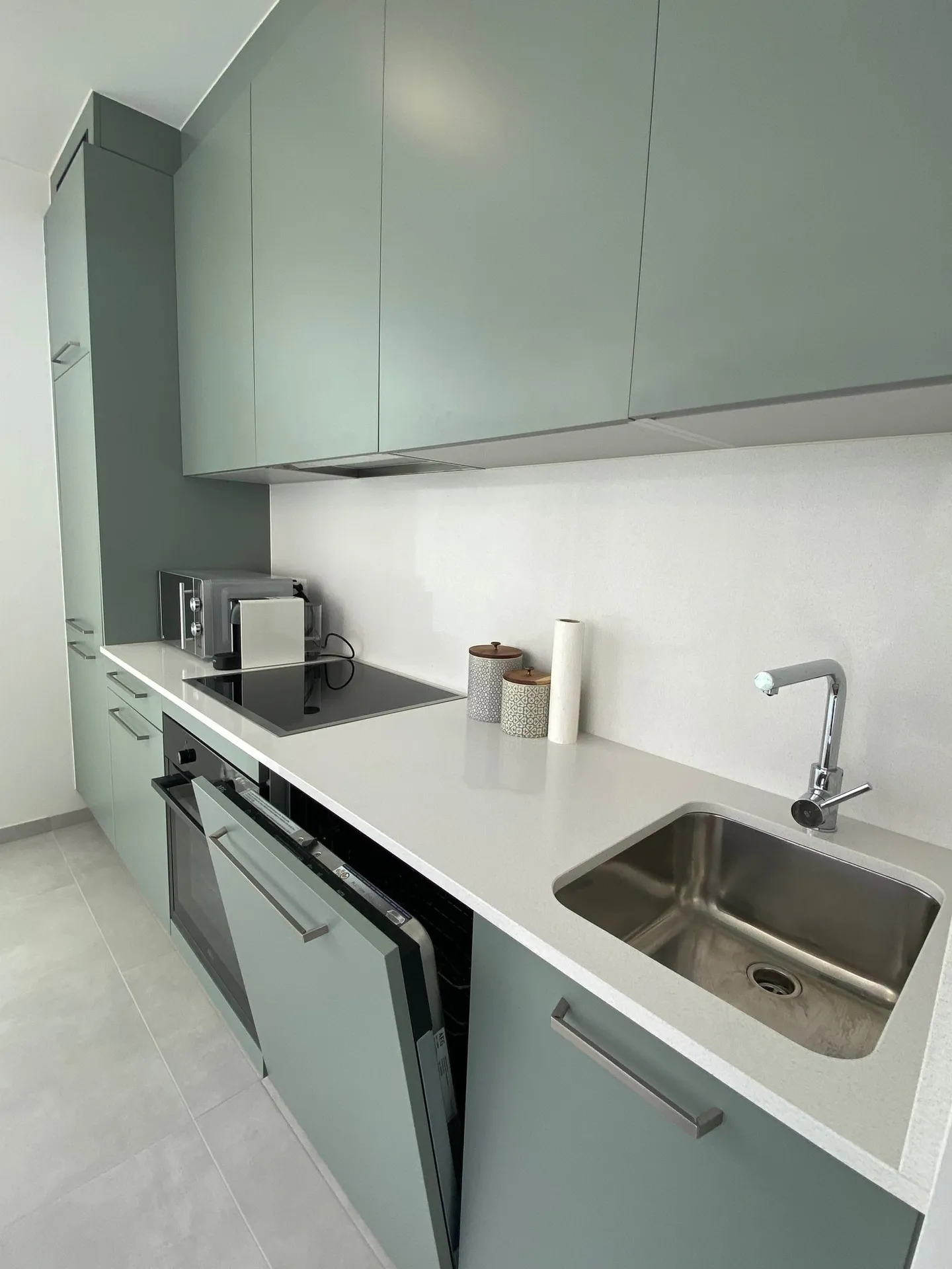 Cozy 2.5-Room Apartment in Viganello, Ticino - Photo 6 of 13