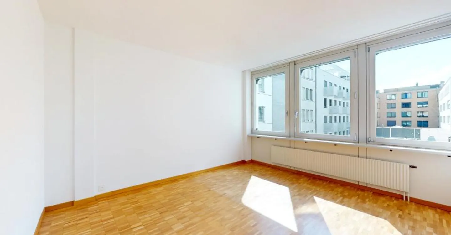 Spacious Living - just three minutes to Aaremürli - Photo 3 of 10