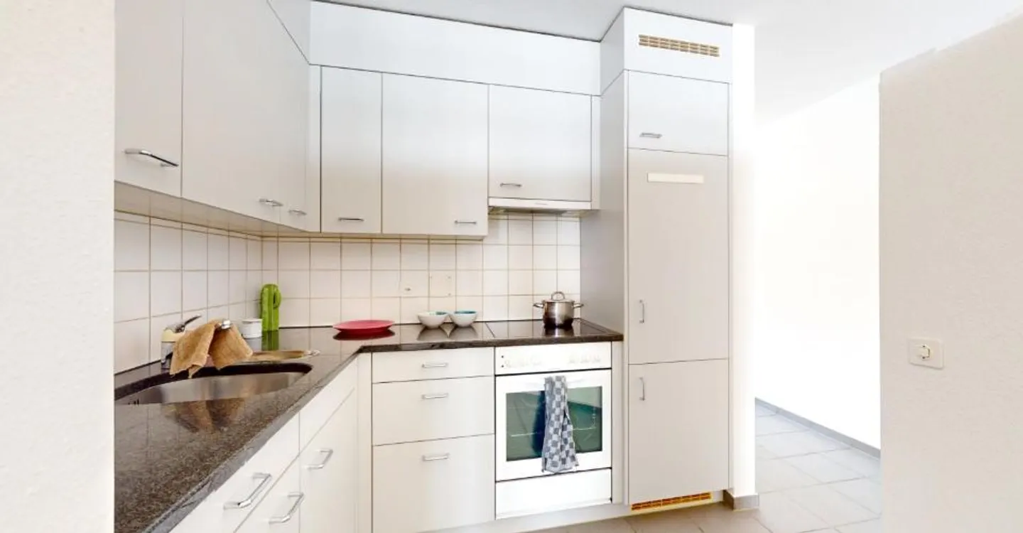 Spacious Living - just three minutes to Aaremürli - Photo 5 of 10