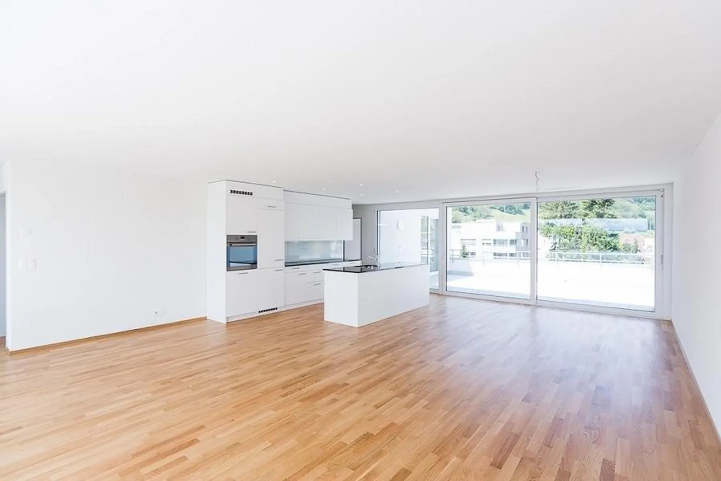 Living & Well-Being Oasis - Penthouse Apartment with 2 Terraces - Photo 3 of 10