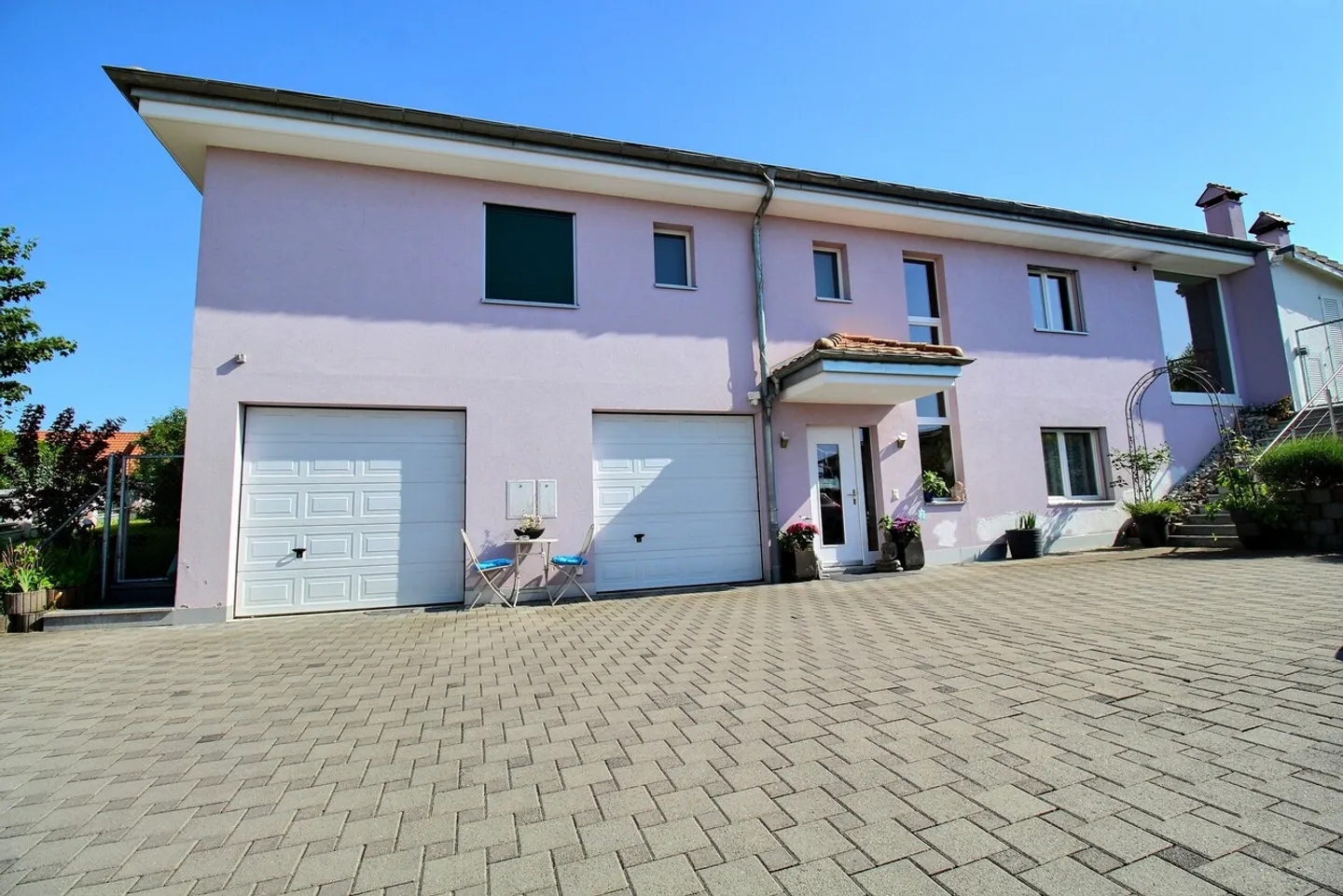 Geräumiges Familienhaus - Foto 1 von 14