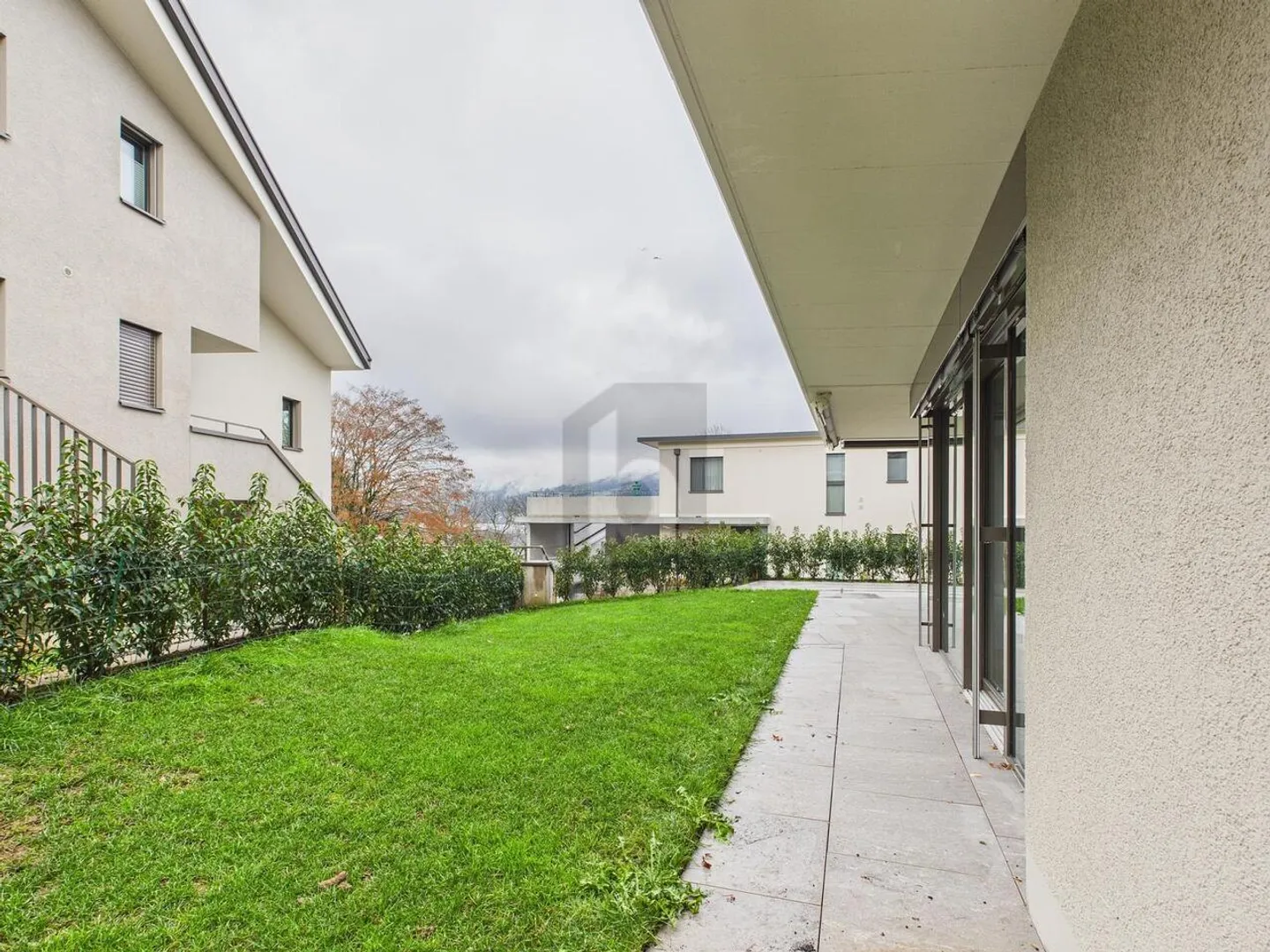 Luxuriöse Wohnung mit Garten - Foto 1 von 6