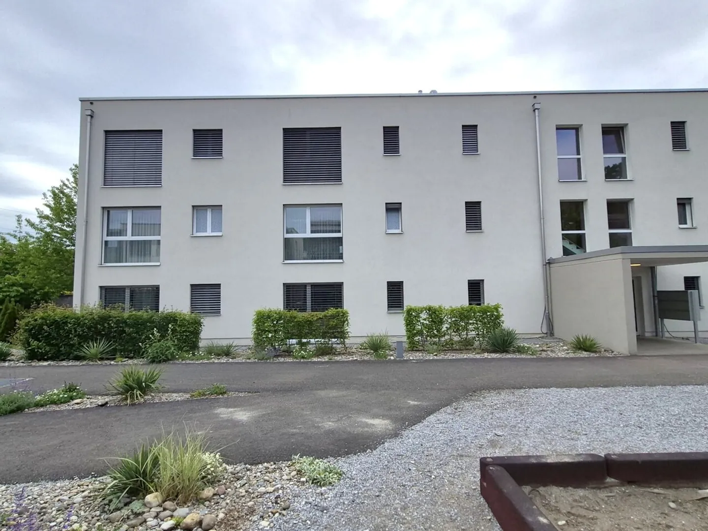 Modern living near the Klingnau train station - Photo 12 of 12