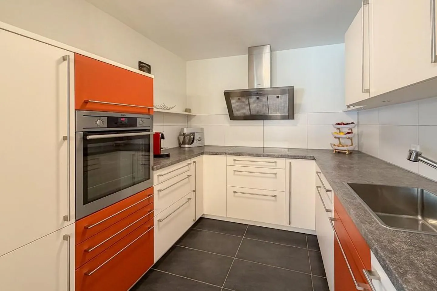 Charmante 3.5-Zimmer-Wohnung mit grosszügigen Nebenflächen - Photo 3 of 13