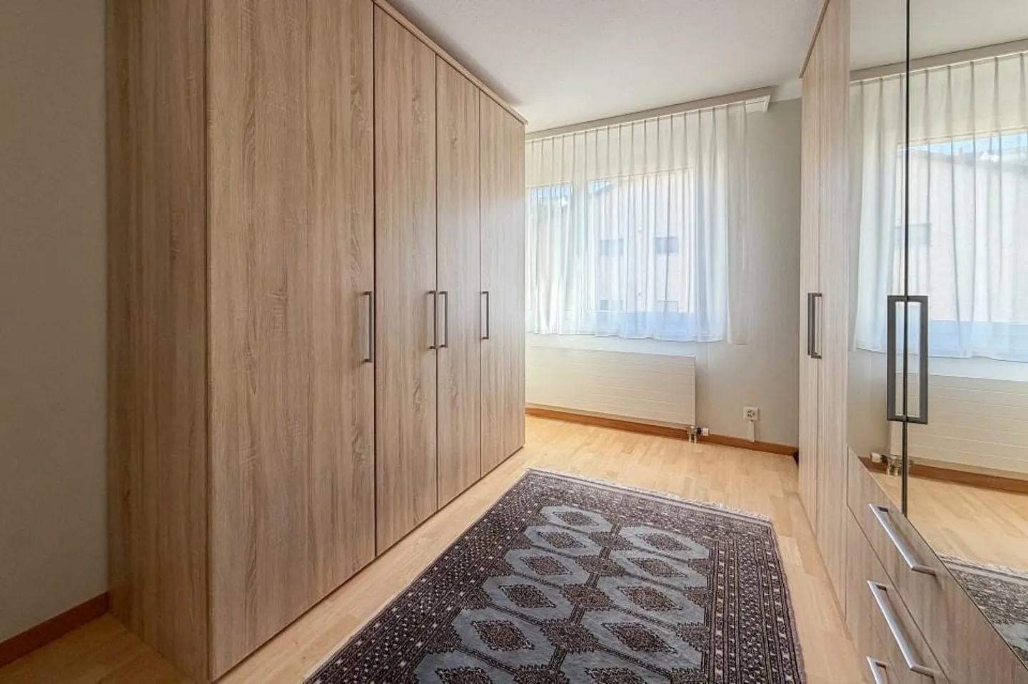 Charmante 3.5-Zimmer-Wohnung mit grosszügigen Nebenflächen - Photo 7 of 13