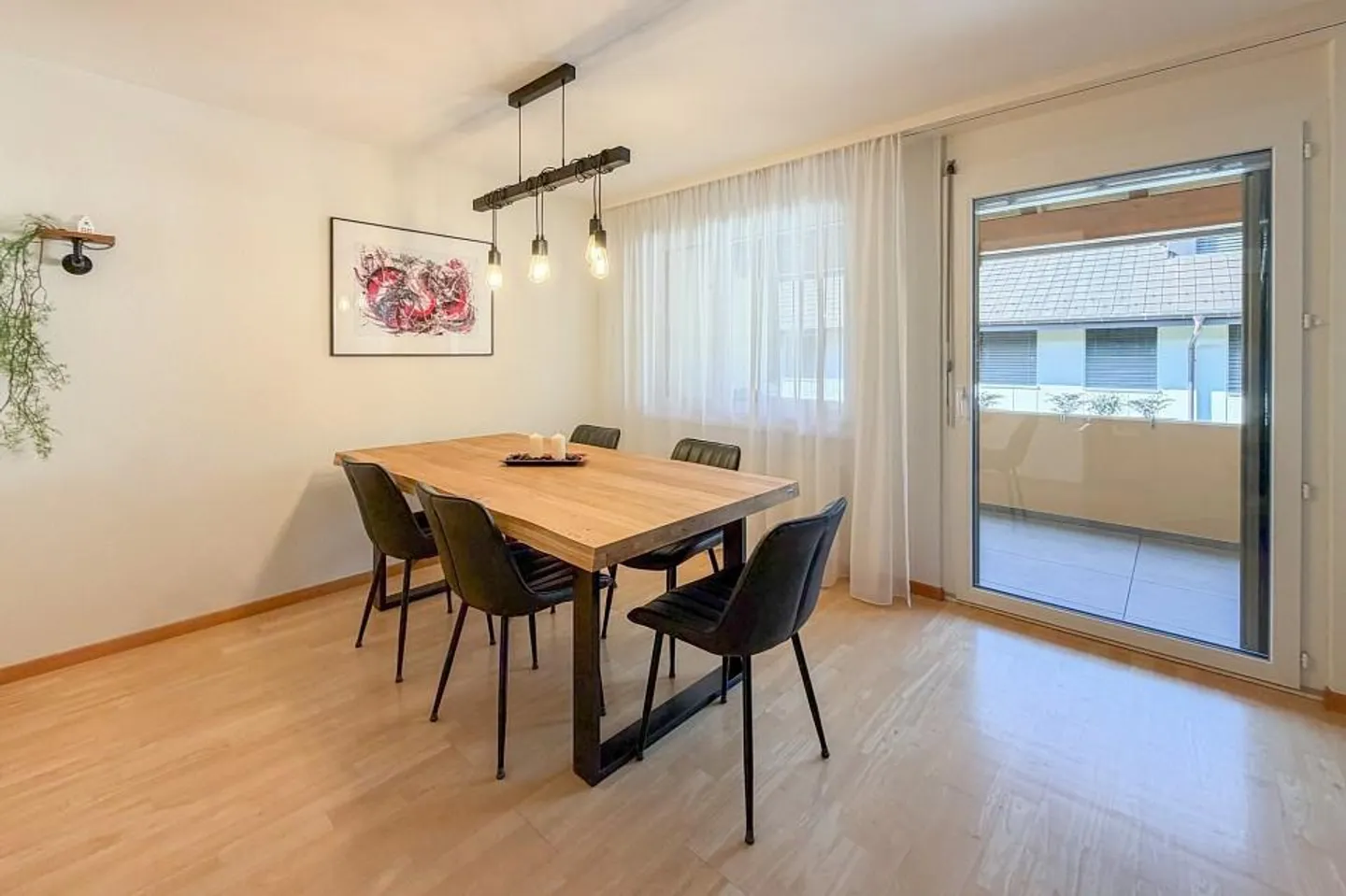 Charmante 3.5-Zimmer-Wohnung mit grosszügigen Nebenflächen - Photo 9 of 13