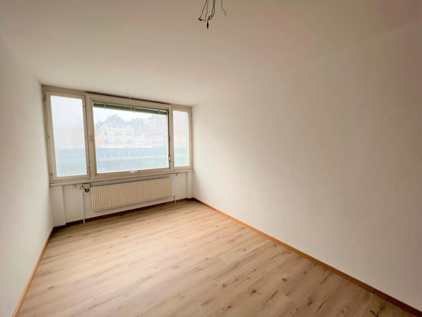 Amministrativo/Ufficio 4 stanze 70 m2 a Locle - Foto 3 di 6
