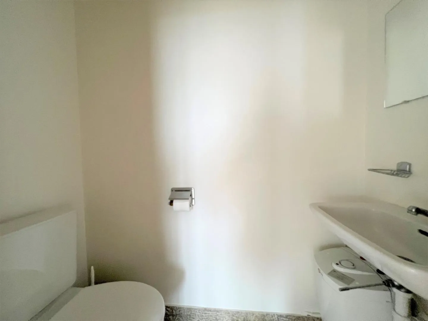 Amministrativo/Ufficio 4 stanze 70 m2 a Locle - Foto 6 di 6