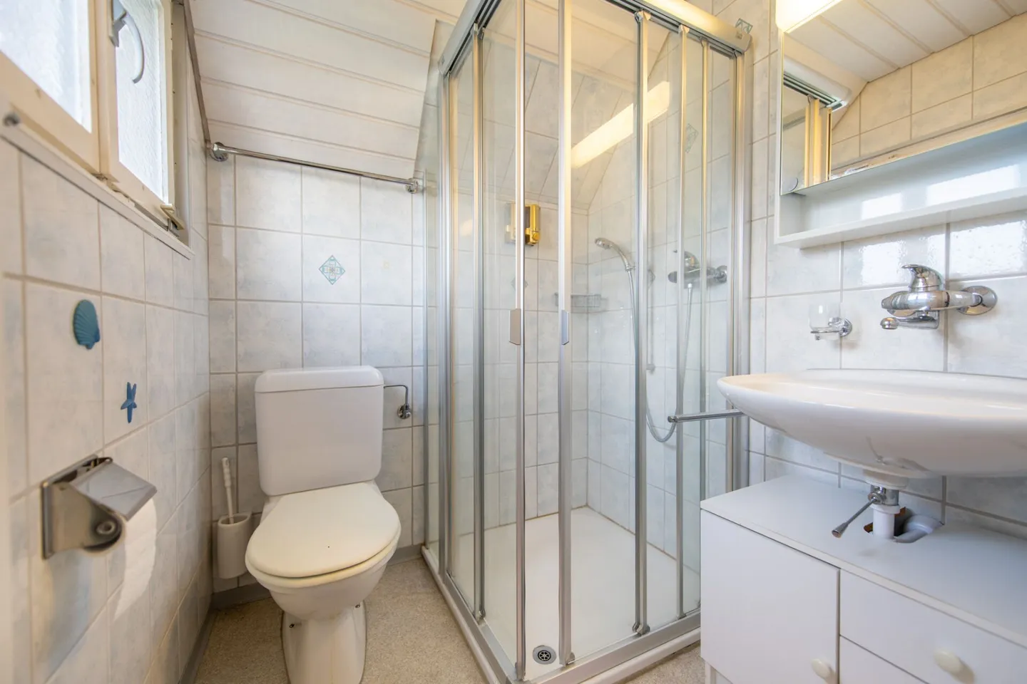 Maison attrayante à deux familles avec grand jardin - idéale pour les familles ou la vie intergénérationnelle - Photo 17 sur 28