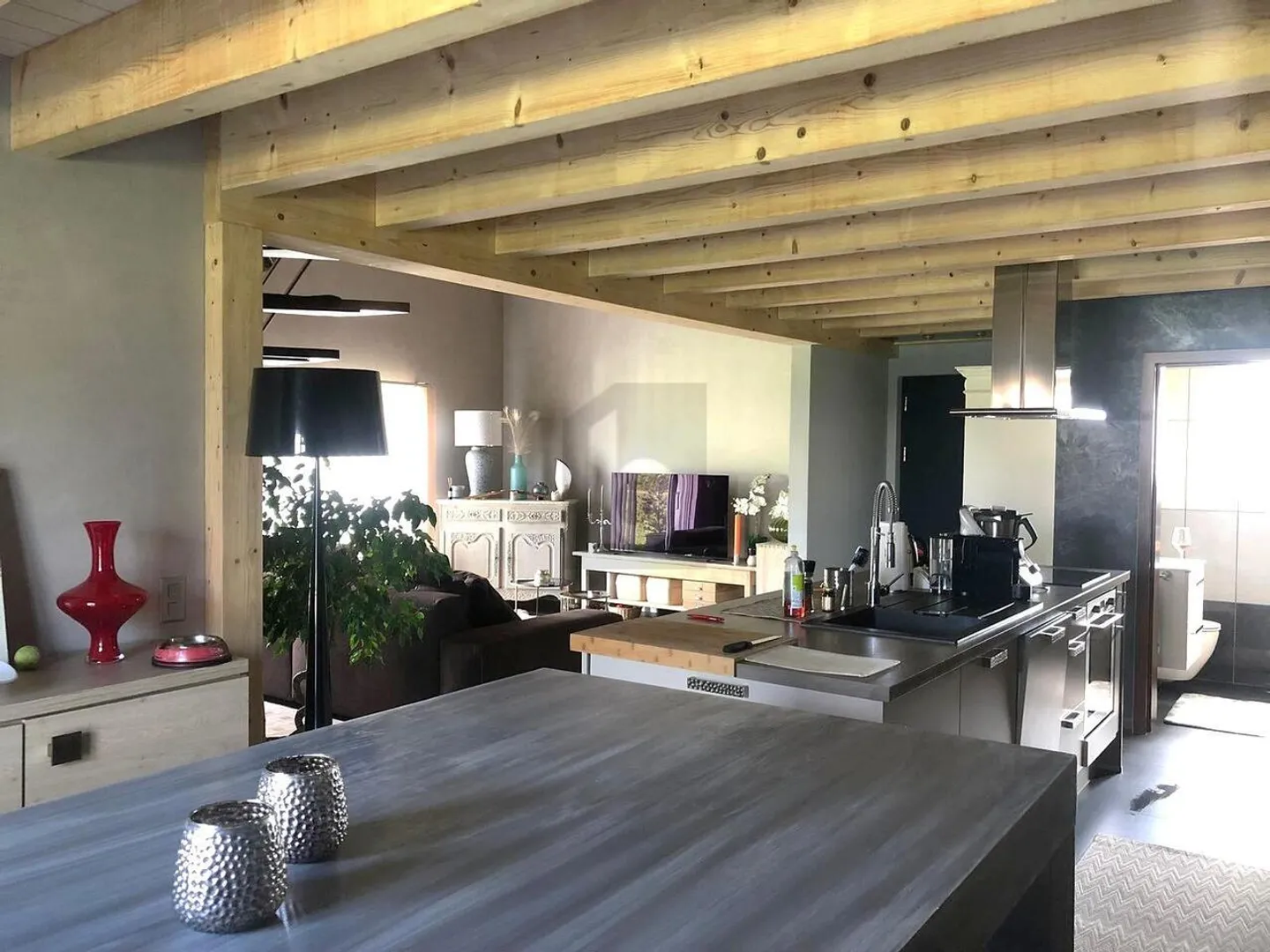 CHALEUREUSE, DANS UN QUARTIER TRANQUILLE - Photo 2 sur 6