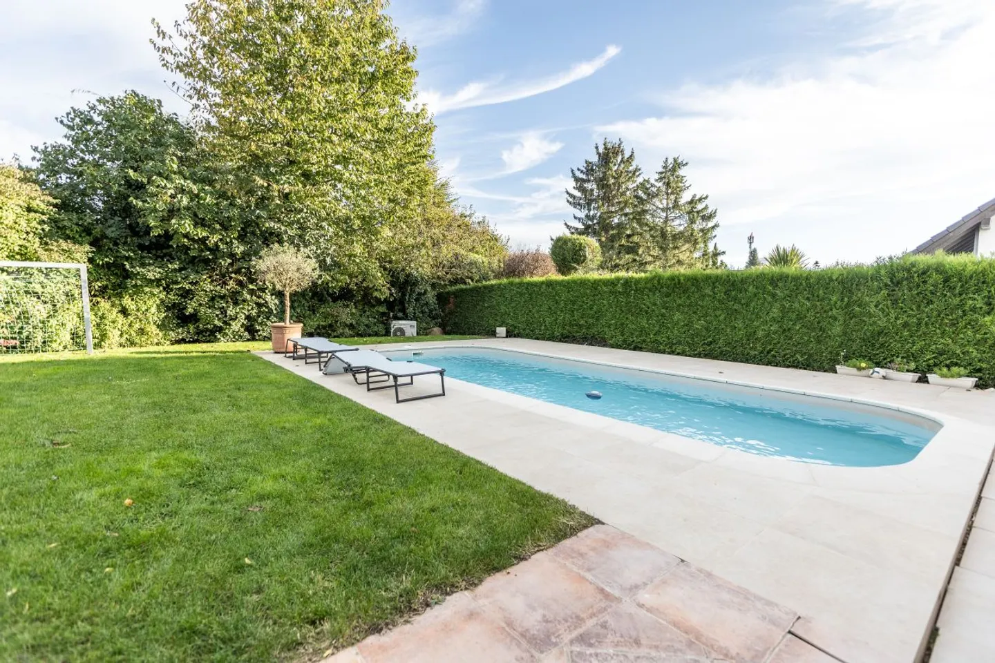 Splendide villa mitoyenne / 4 chambres / 3 SDB / Jardin / Piscine - Photo 8 sur 8