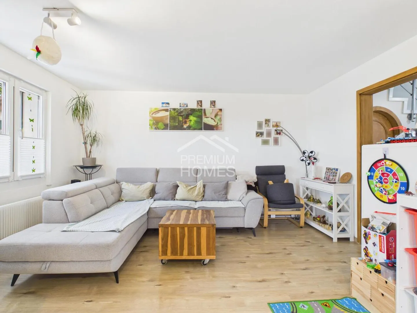 In the heart of the city & solidly renovated! - Photo 3 of 13