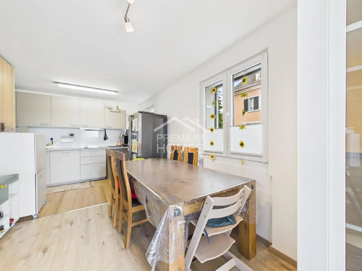 In the heart of the city & solidly renovated! - Photo 5 of 13