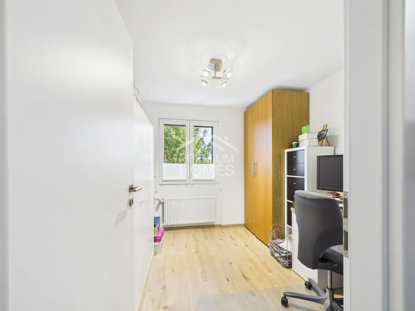 In the heart of the city & solidly renovated! - Photo 9 of 13
