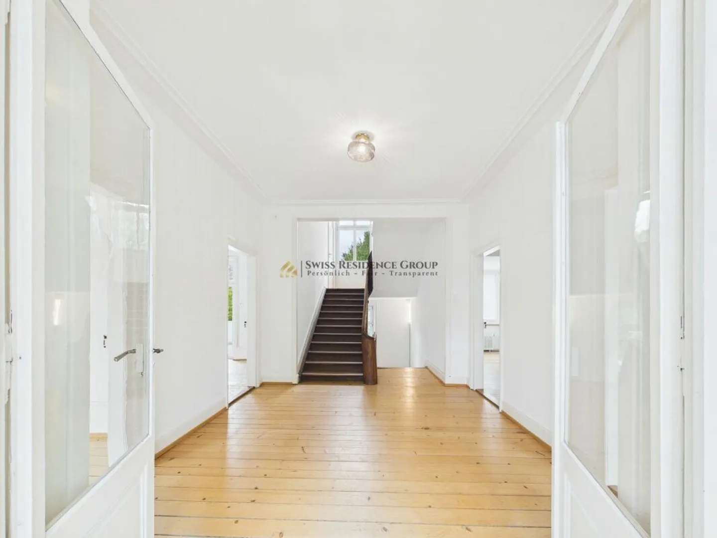 Vielseitige 9.5-Zimmer-Villa - Foto 2 von 30
