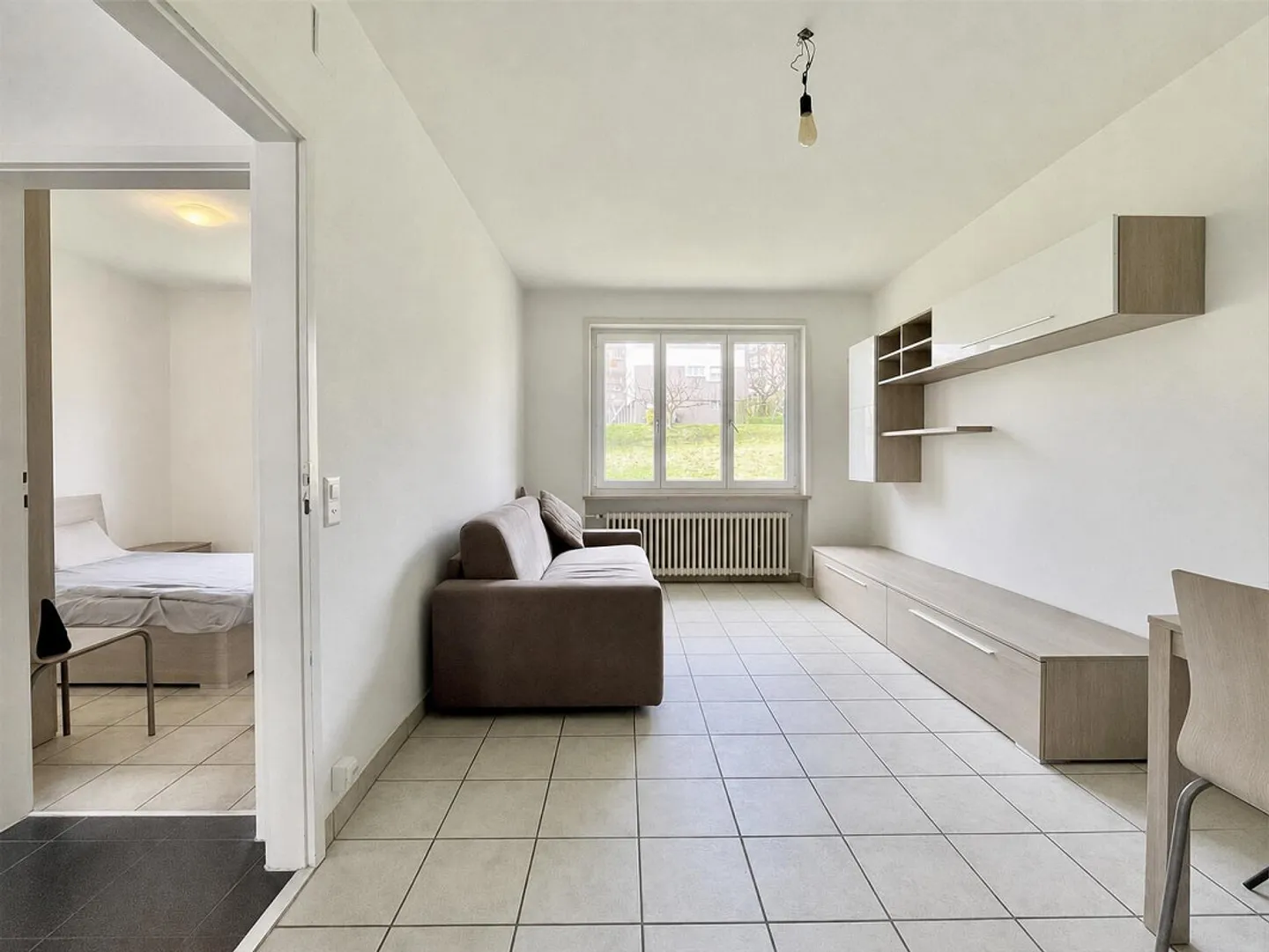 APPARTEMENT MODERNE MEUBLÉ À LOUER À BREGANZONA - Photo 1 sur 9