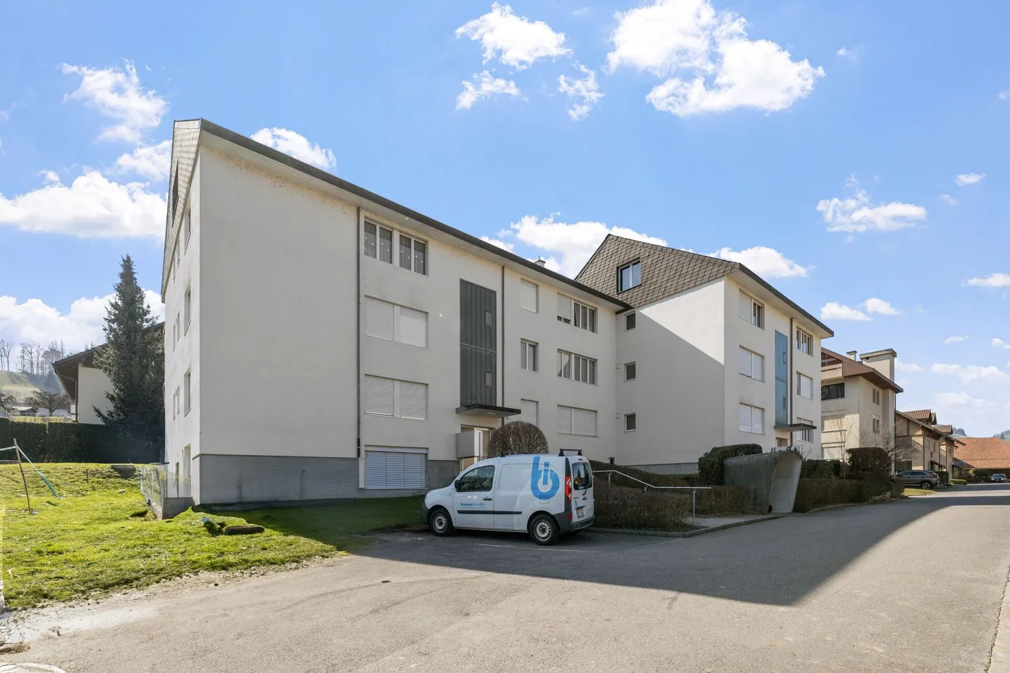 Appartamento 4.5 stanze appena ristrutturato con balcone in posizione centrale in affitto - Foto 12 di 13