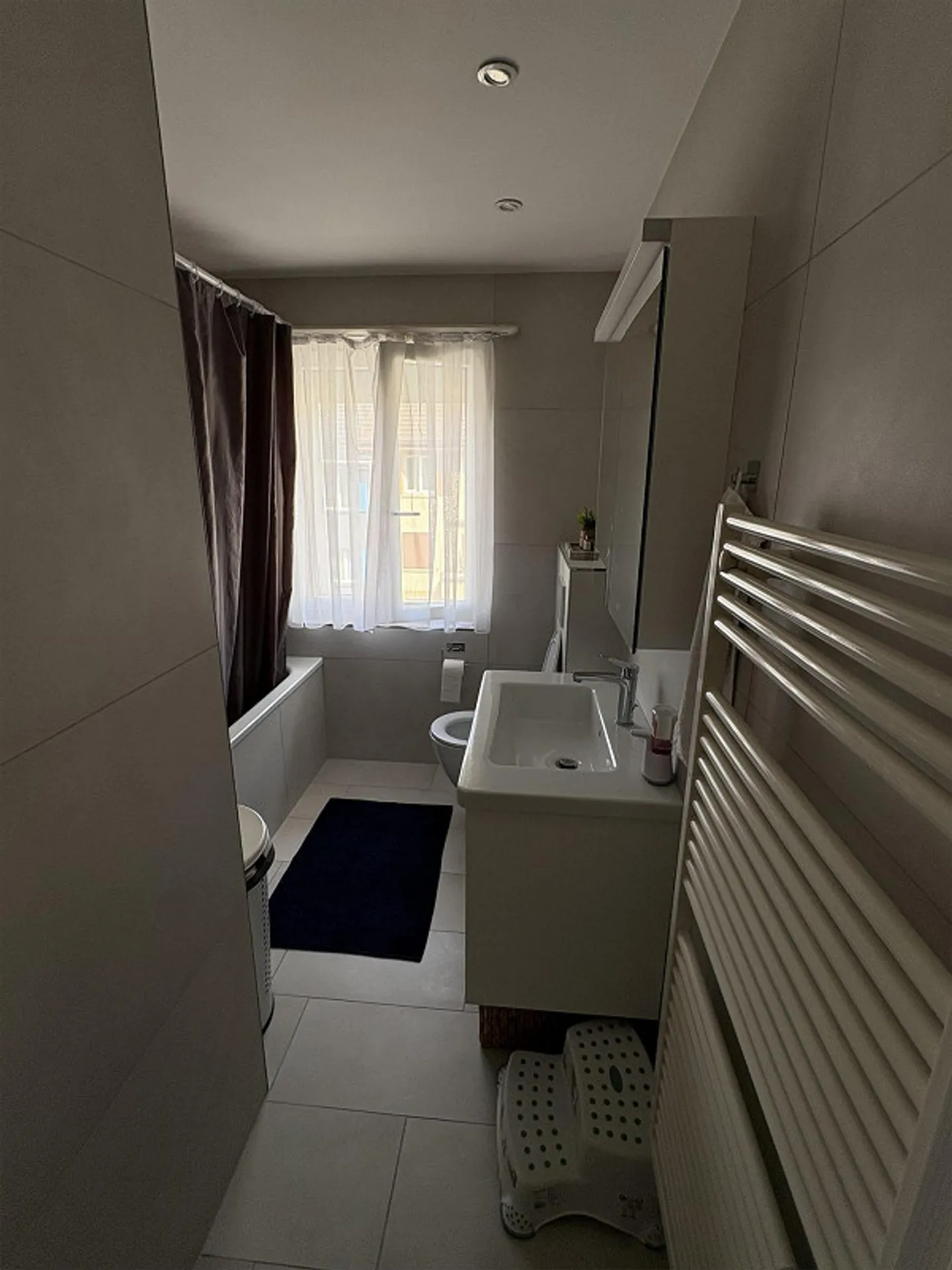 Maison jumelée élégante de 5,5 pièces avec véranda et studio - Photo 6 sur 15