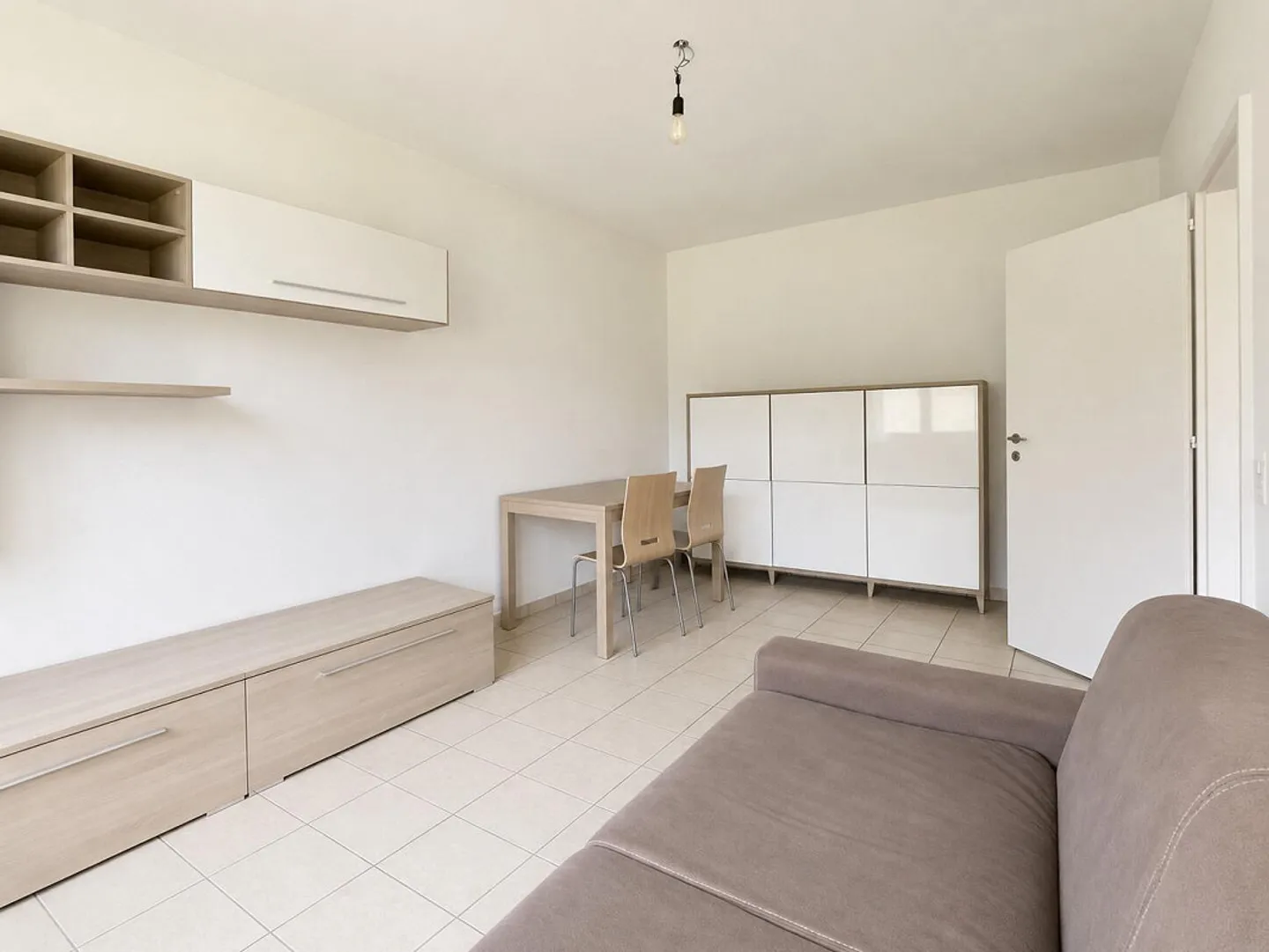 APPARTEMENT MODERNE MEUBLÉ À LOUER À BREGANZONA - Photo 4 sur 9