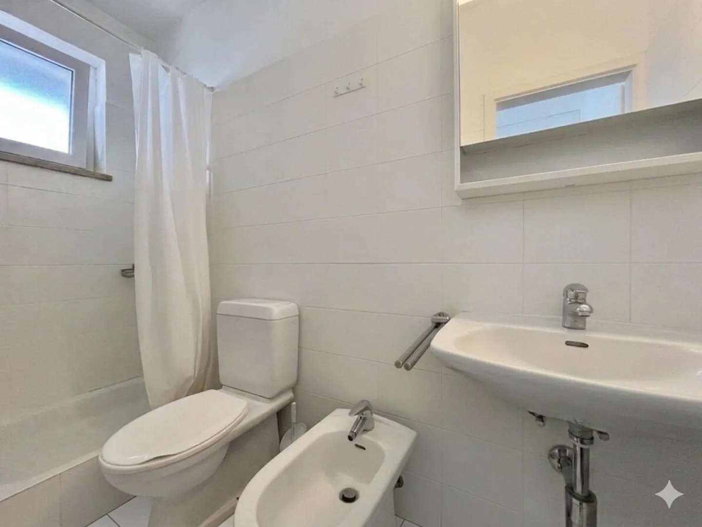 APPARTEMENT MODERNE MEUBLÉ À LOUER À BREGANZONA - Photo 8 sur 9