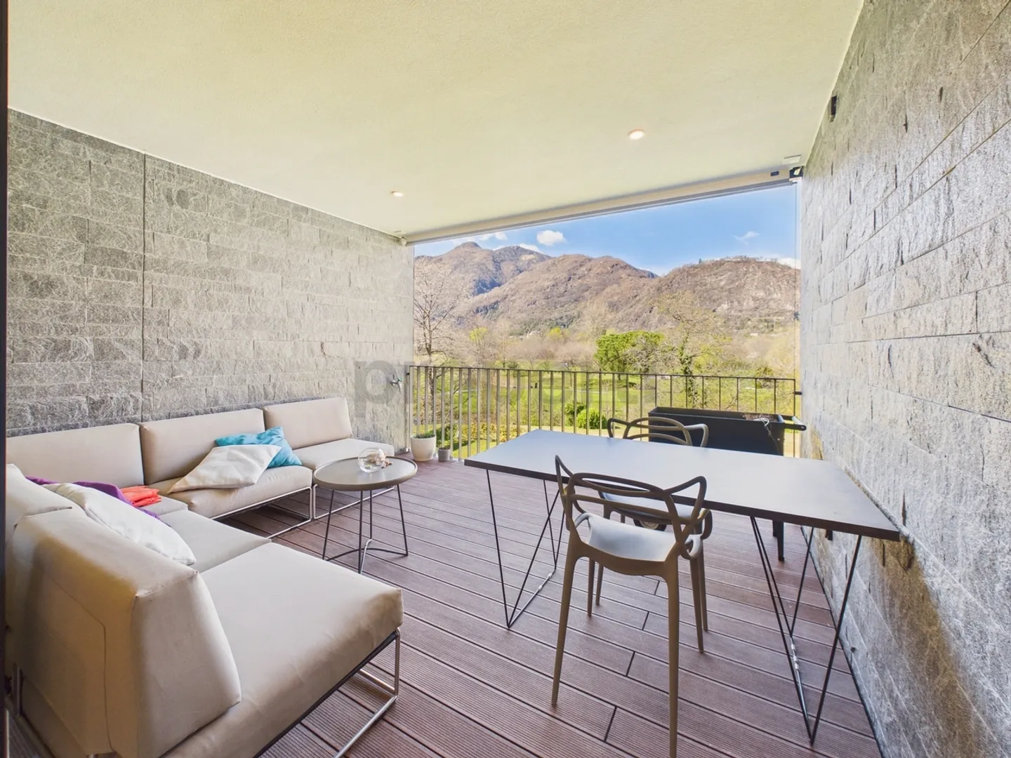 Charming Attic with Panoramic Views - Photo 4 of 13