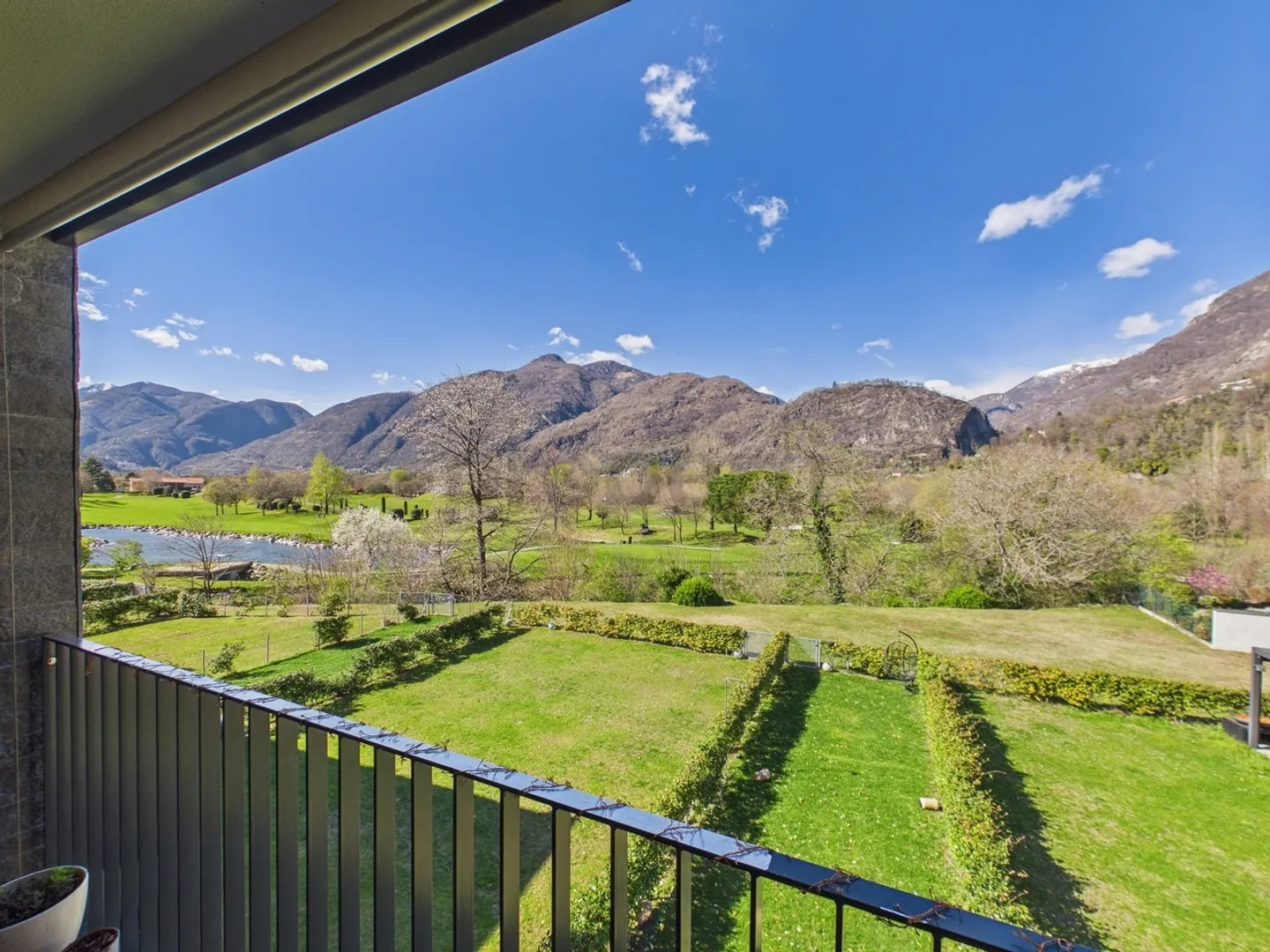 Charming Attic with Panoramic Views - Photo 5 of 13