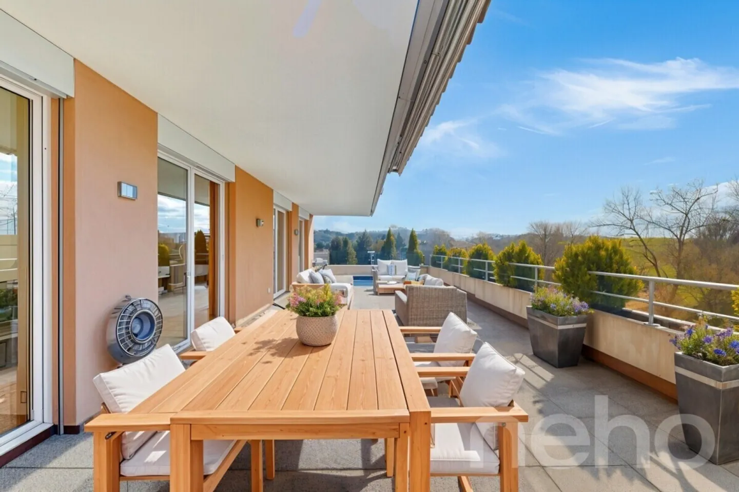 Ampio appartamento con terrazza di 5,5 locali a Düdingen - Foto 5 di 13