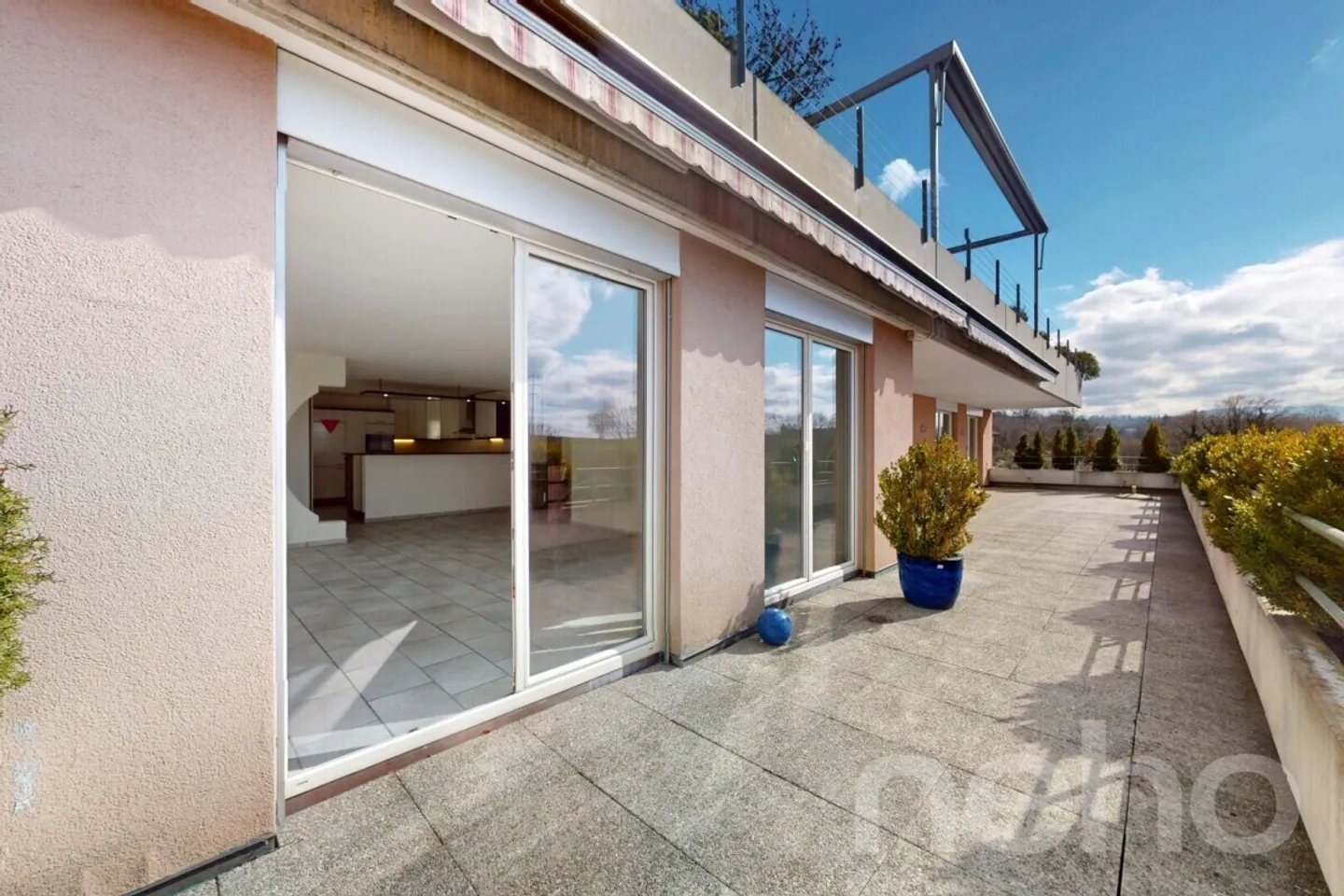 Ampio appartamento con terrazza di 5,5 locali a Düdingen - Foto 7 di 13