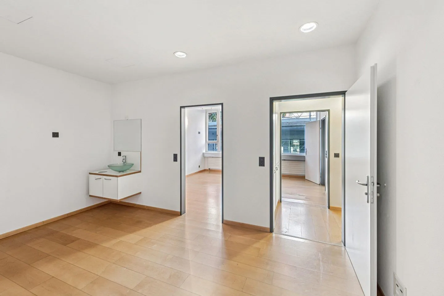 Zentrale Praxisfläche in Baden - Foto 3 von 9