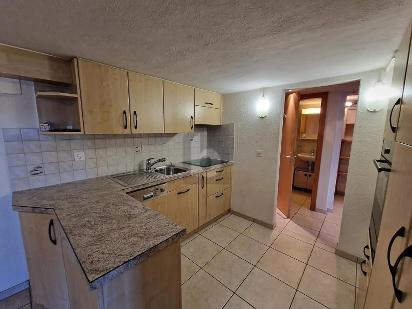 CENTRAL AND SPACIOUS - Photo 4 of 6