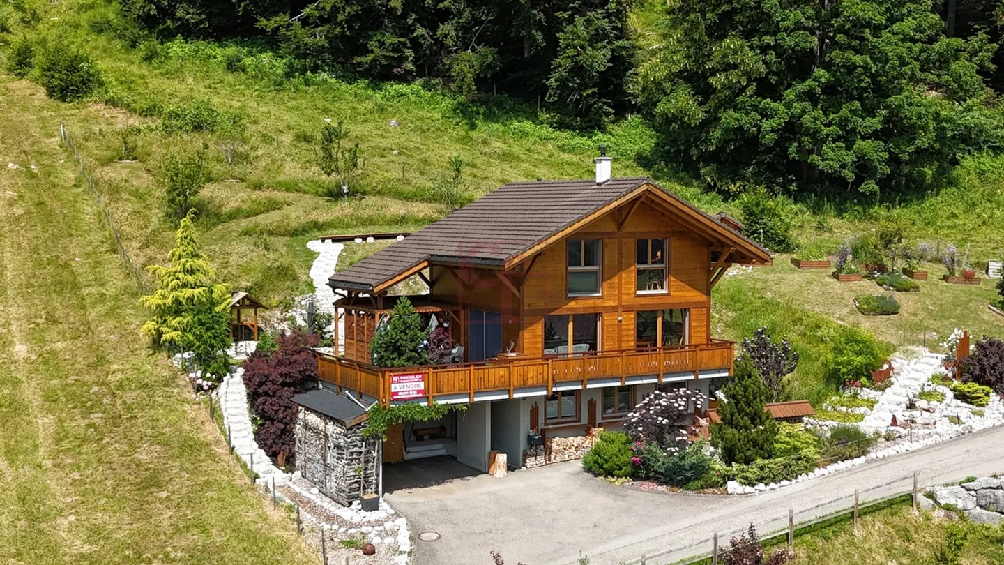 Chalet der Extraklasse in Sciernes d'Albeuve - Moderne und Natur - Photo 1 sur 12