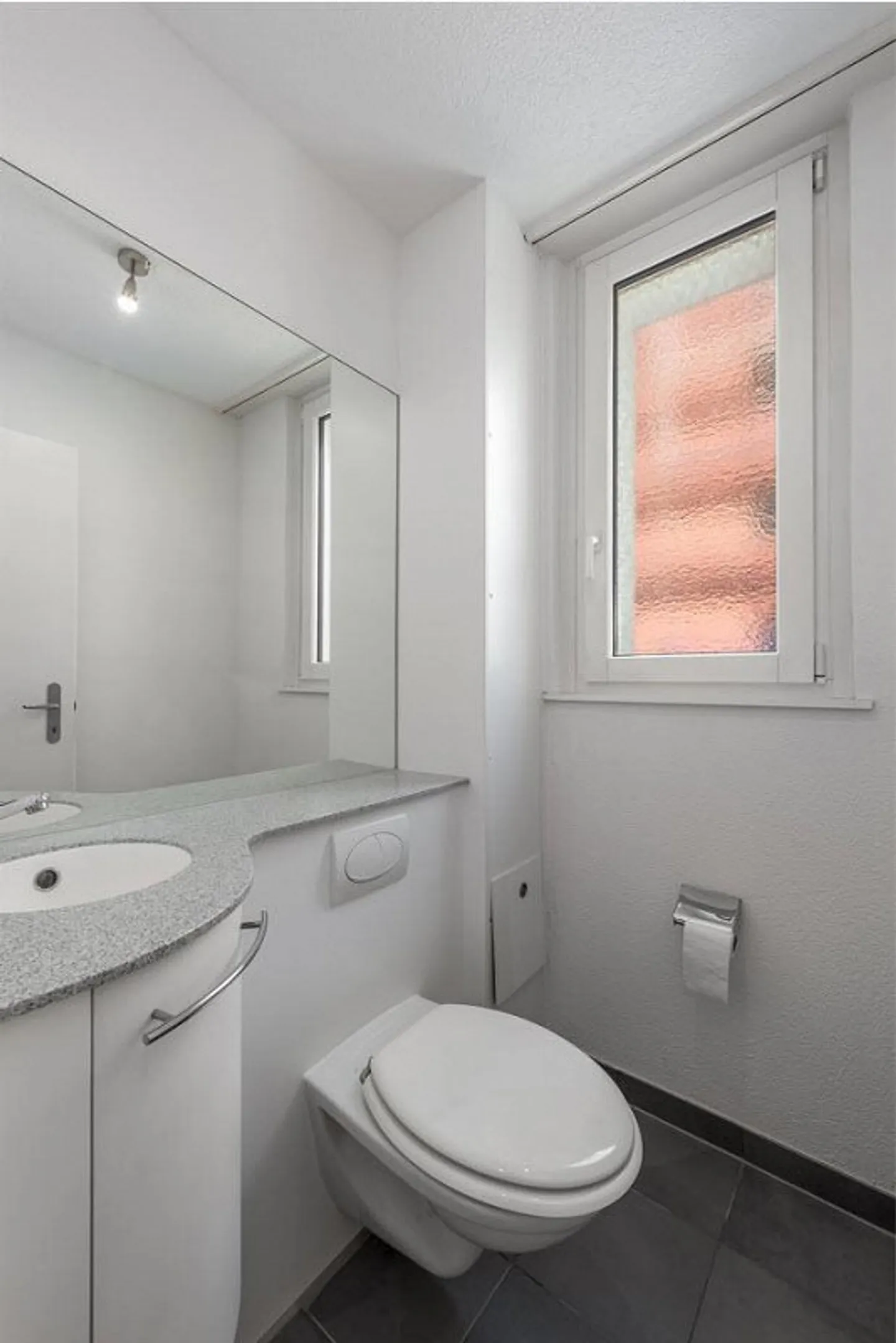 Beautiful and bright 4.5 room apartment in Binningen - Photo 6 of 12