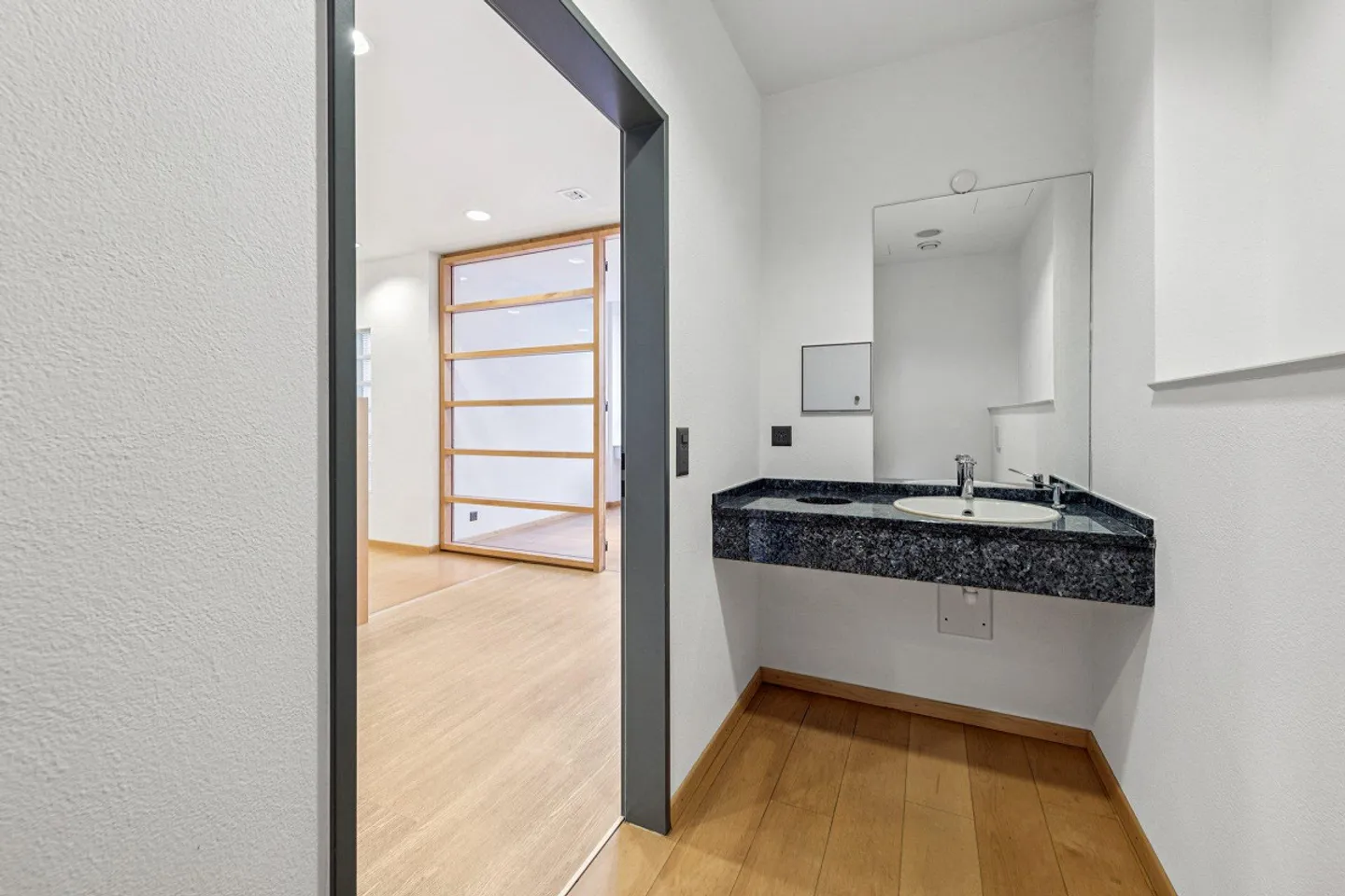 Zentrale Praxisfläche in Baden - Foto 8 von 9