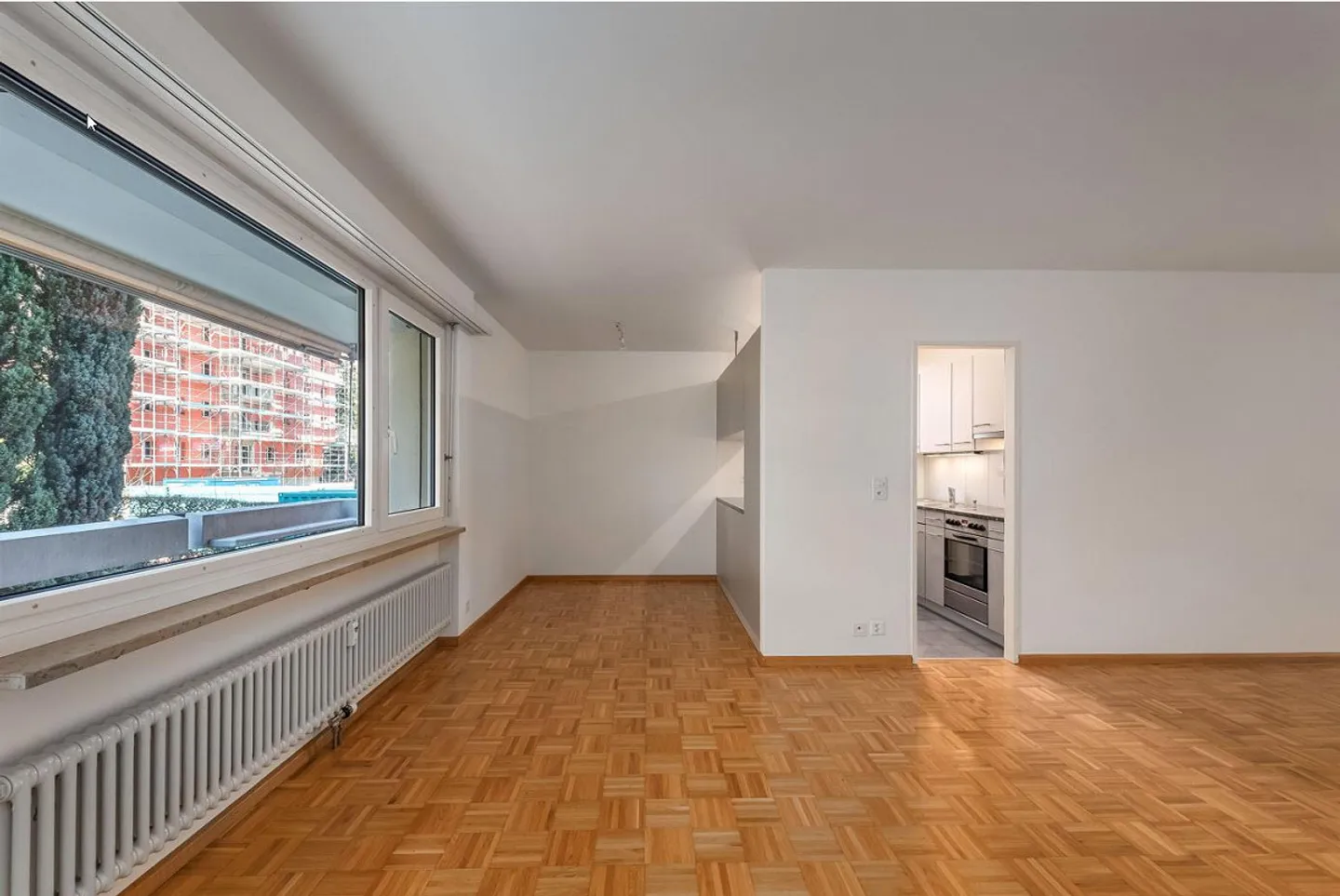 Beautiful and bright 4.5 room apartment in Binningen - Photo 9 of 12