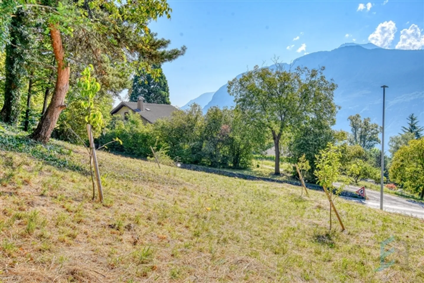 "SOLE AGENT Magnificent Building Plot of 670m²" - Photo 7 of 8