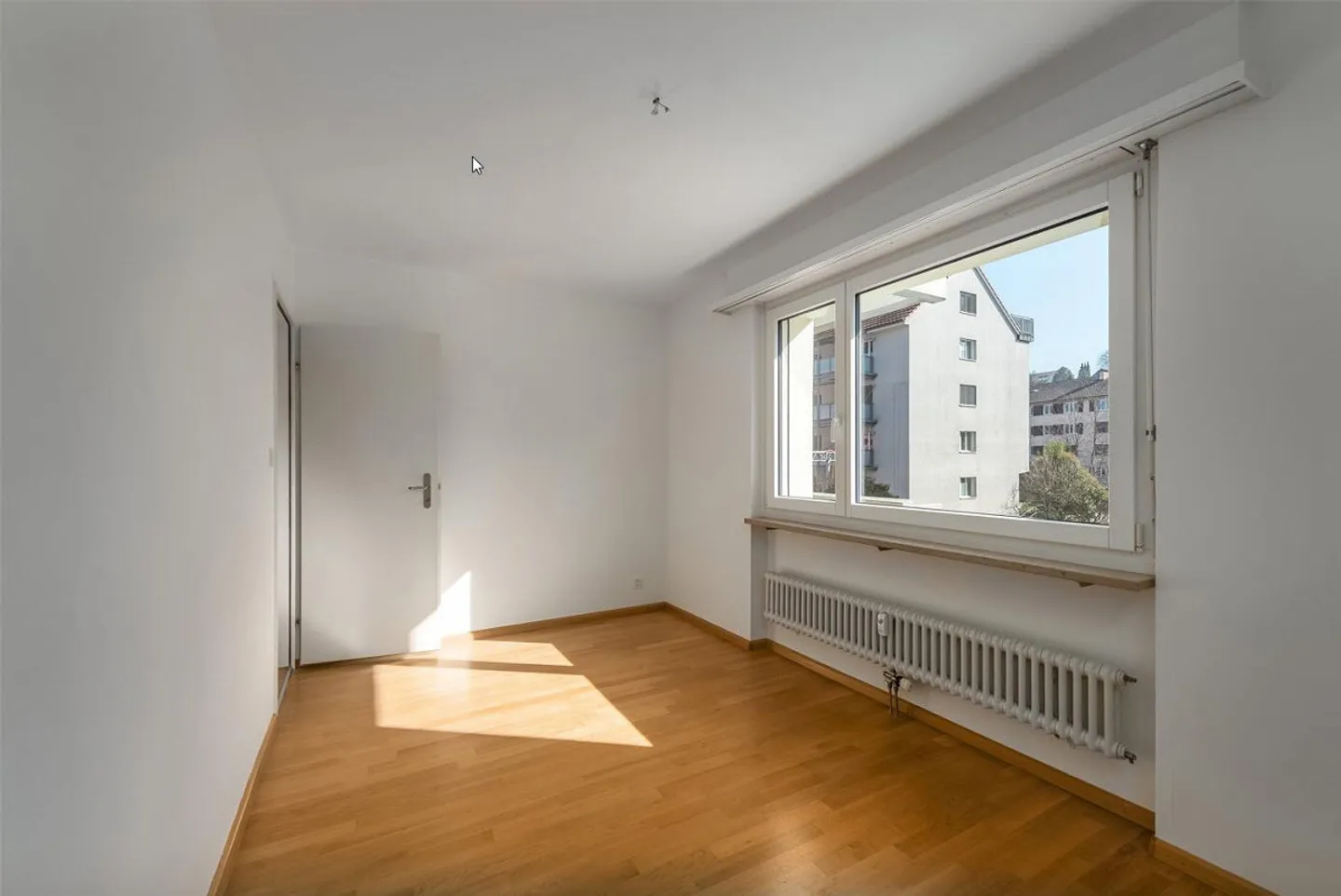 Beautiful and bright 4.5 room apartment in Binningen - Photo 11 of 12