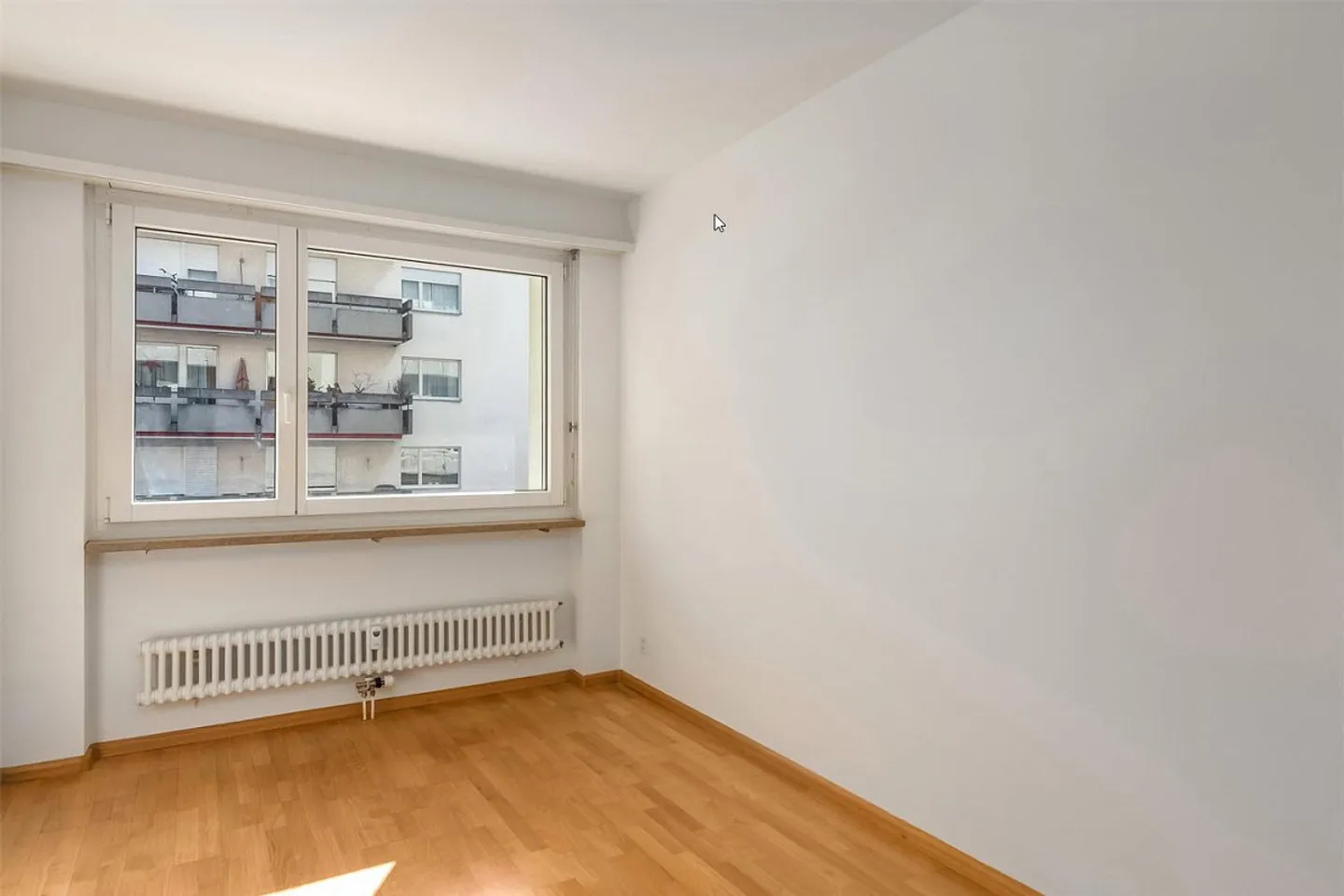 Beautiful and bright 4.5 room apartment in Binningen - Photo 12 of 12