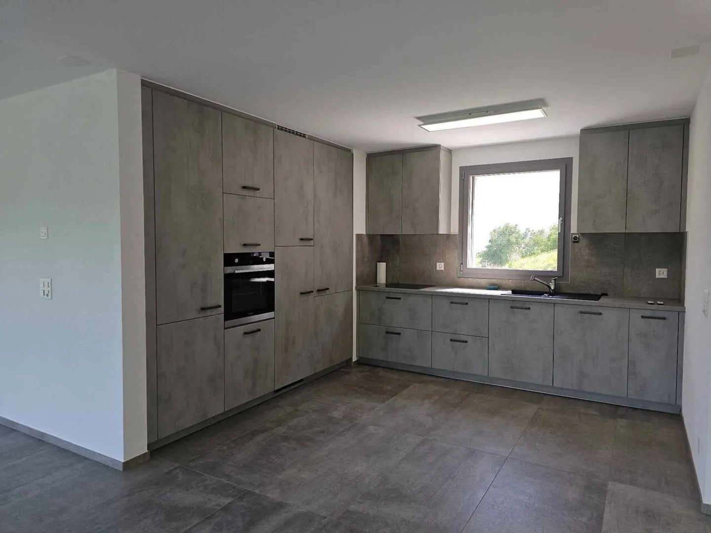 Magnificent contemporary villa with 5.5 rooms - Photo 3 of 11