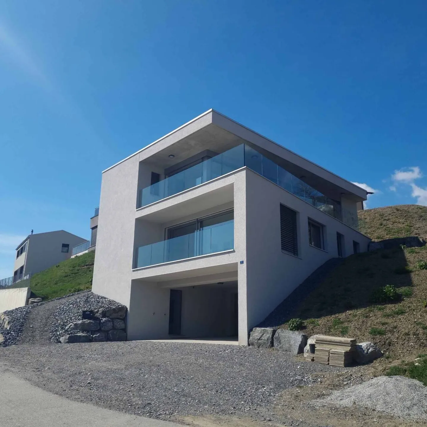 Magnificent contemporary villa with 5.5 rooms - Photo 1 of 11