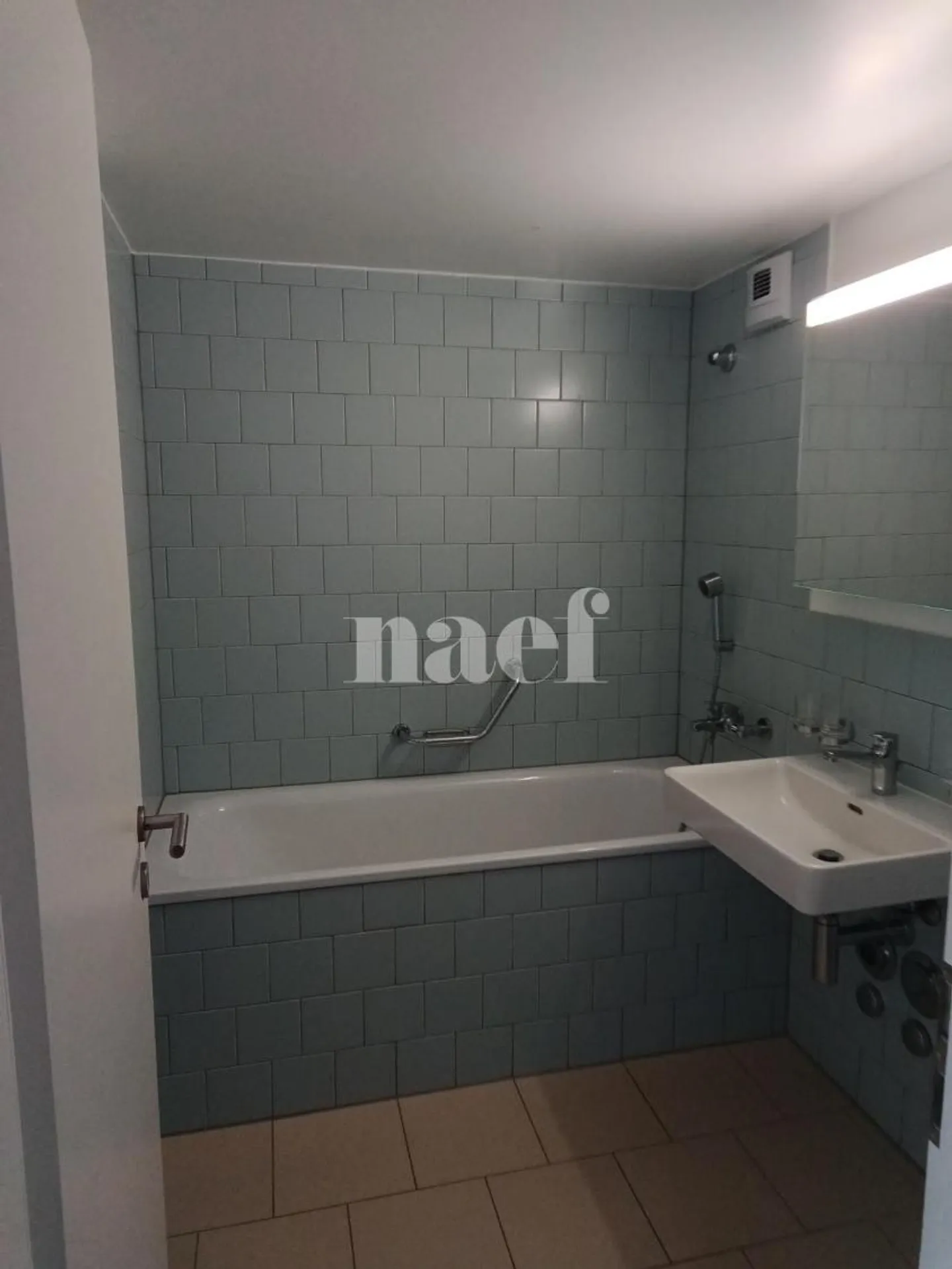 Duplex con 3 camere vicino alla stazione ferroviaria di Ginevra - Foto 6 di 7