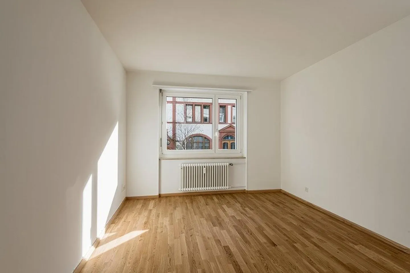 Appartamento in città in una tranquilla strada laterale - Foto 5 di 6
