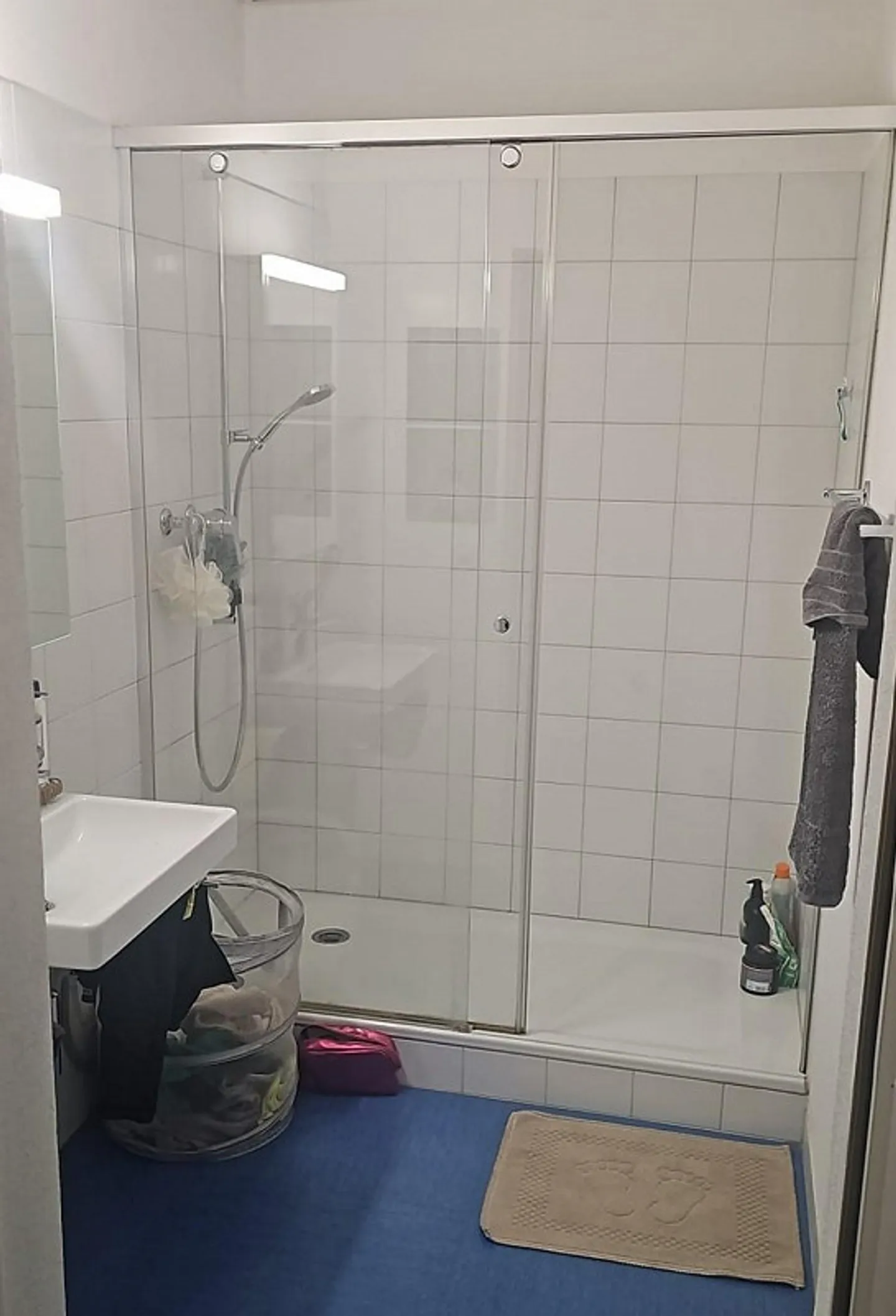 Friendly and centrally located 2.5 room apartment - Photo 3 of 4